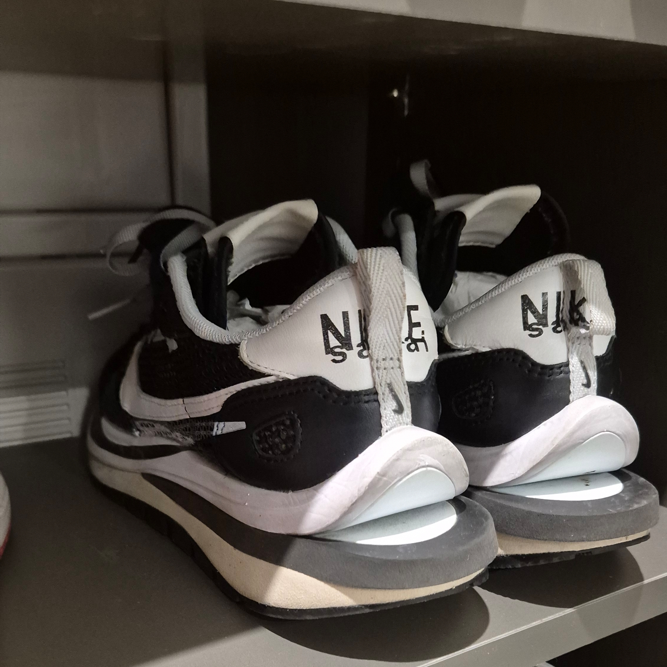 Nike x Sacai VaporWaffle Black White 착용 스타일