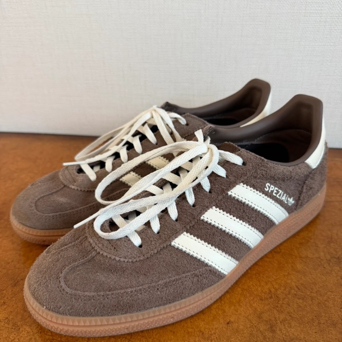 Adidas Samba Deco Spezial Brown Cloud White 착용 스타일