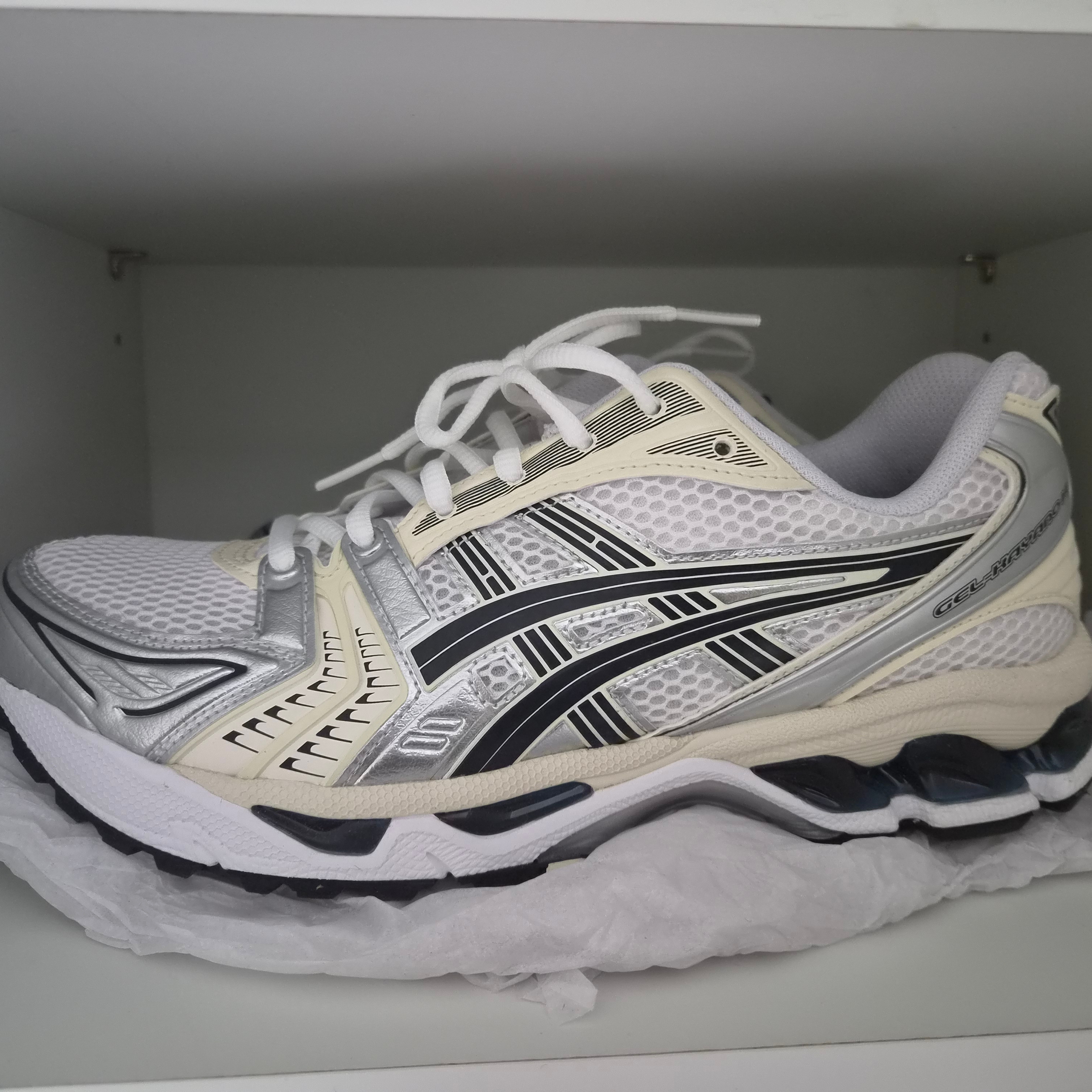 (W) Asics Gel-Kayano 14 White Midnight 착용 스타일