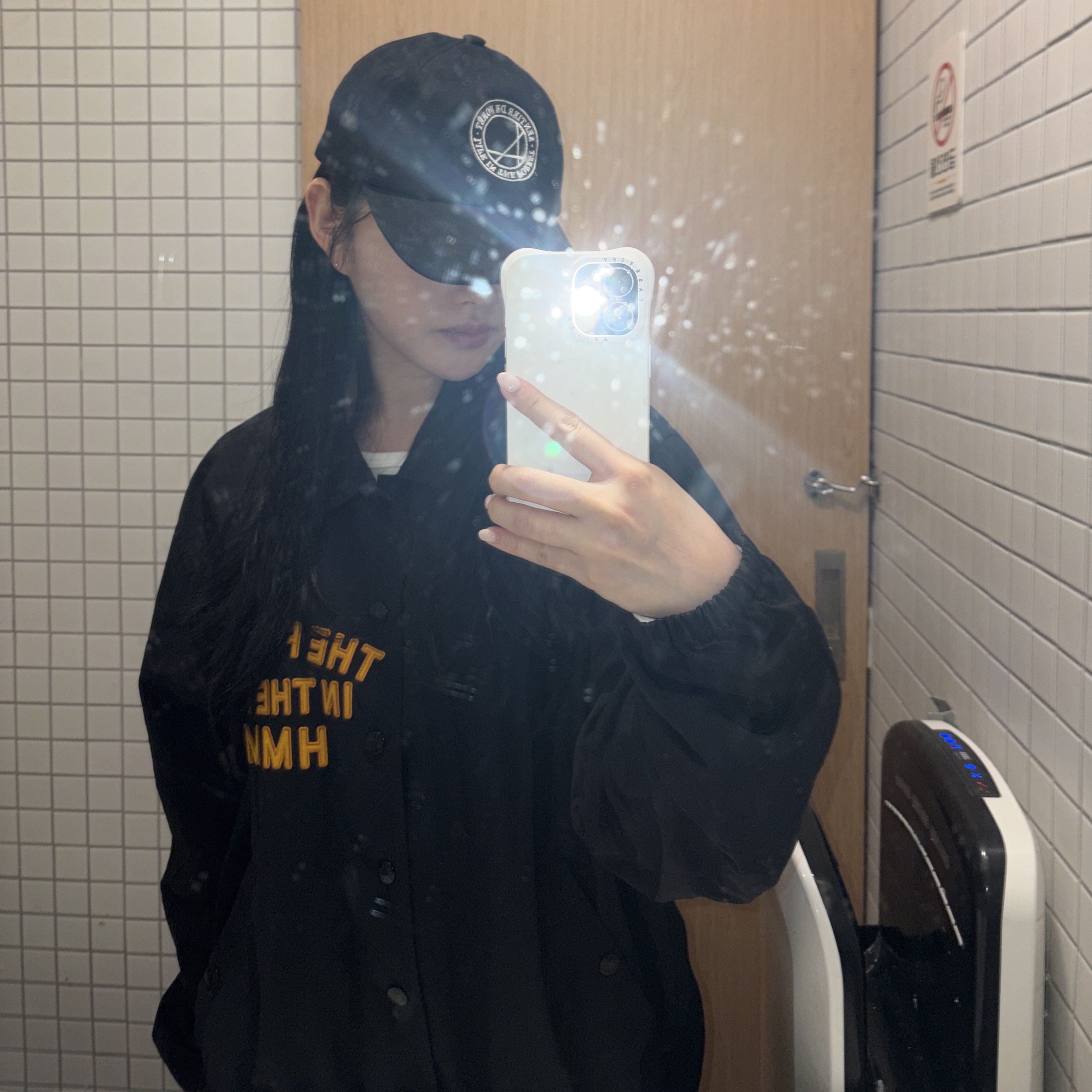 Human Made Coach Jacket Black, Casetify iPhone MagSafe Ripple Case White 착용 스타일 - 2