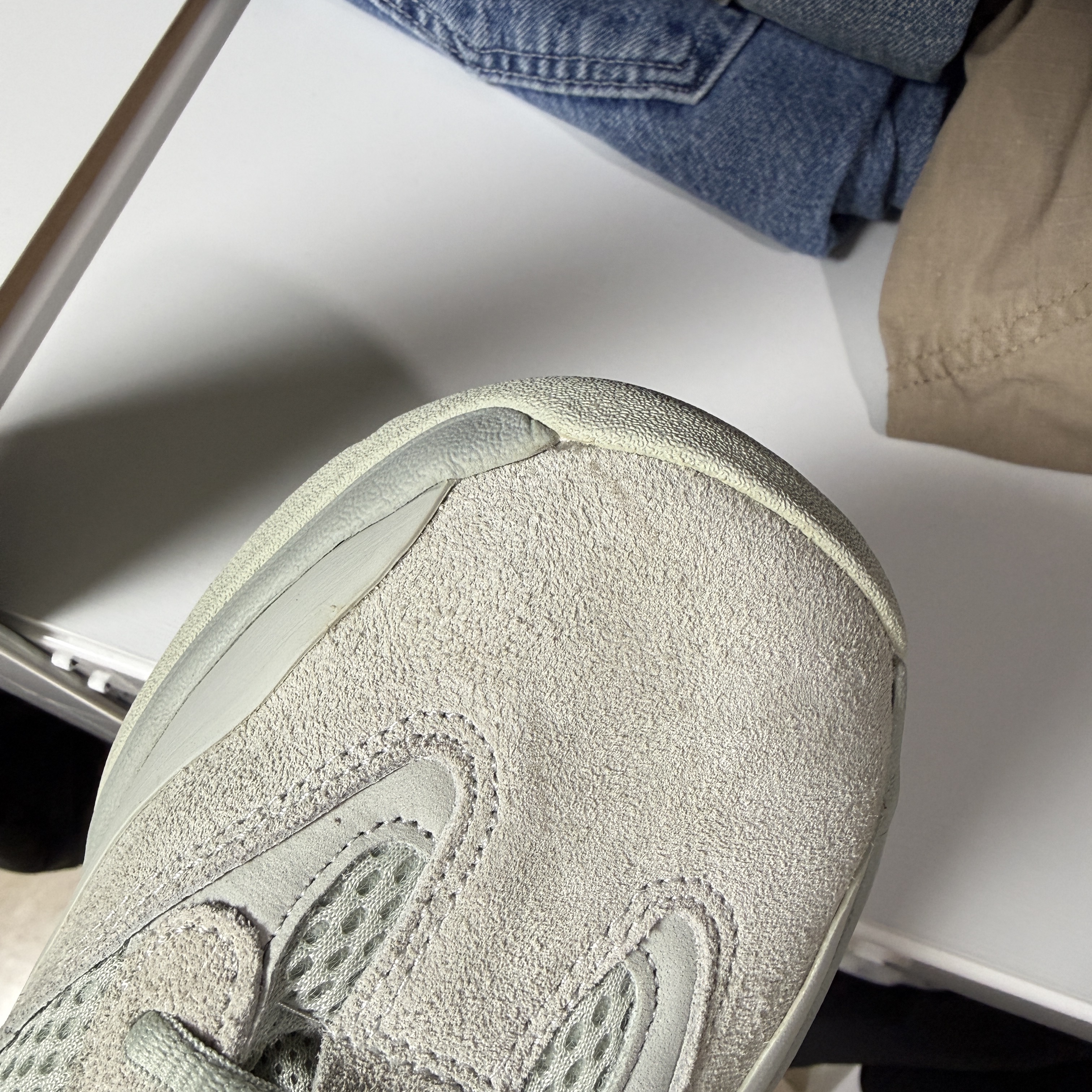 Adidas Yeezy Desert Boot Salt 착용 스타일 - 3