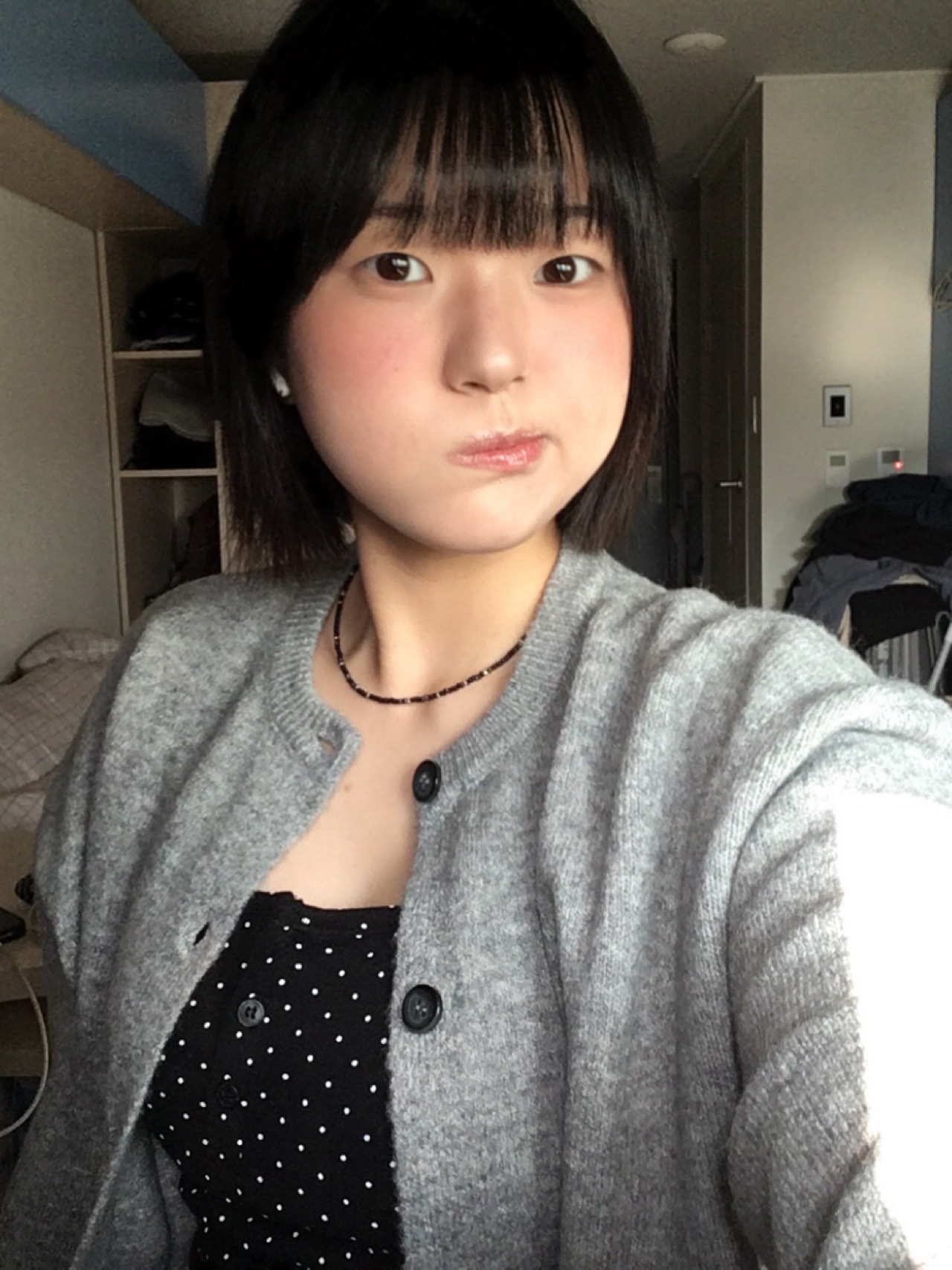 Millo Archive Crop Move Cardigan Blue Gray 착용 스타일 - 1