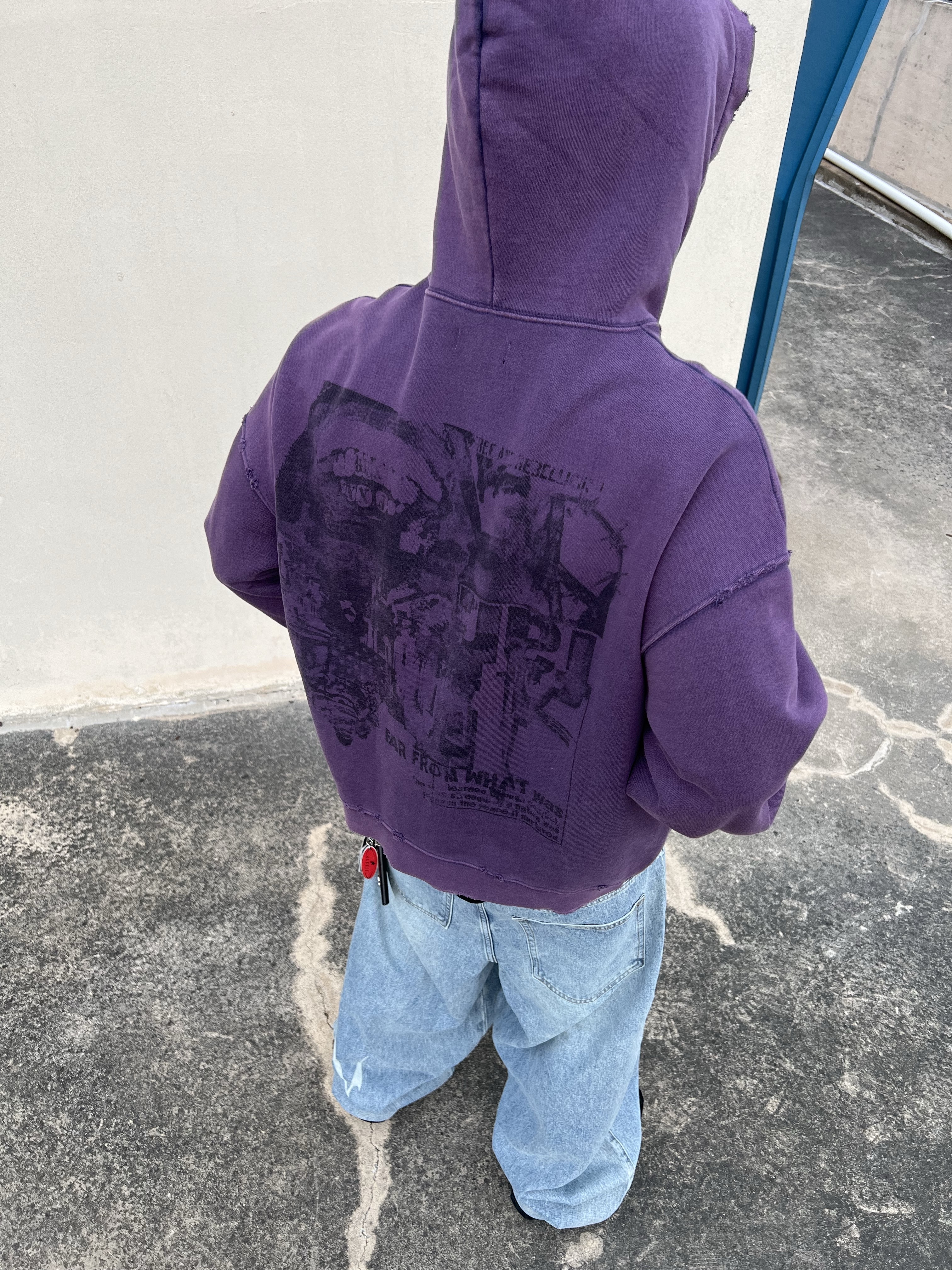 Undermycar MU.128 Original Logo Cracked Leather Belt Silver / Black, SOULESURES BOLD Kyle 착용 스타일 - 1