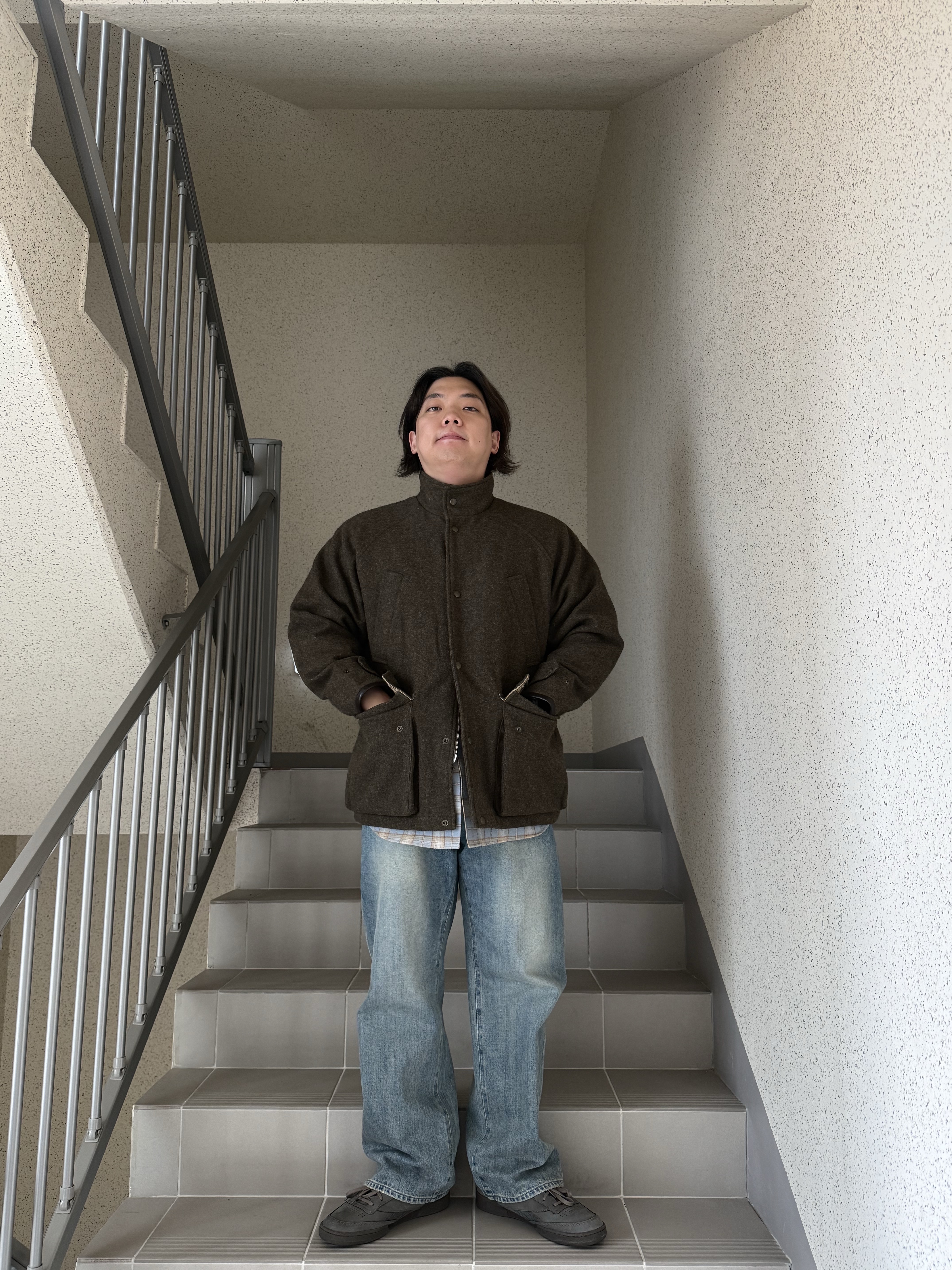 Reebok x Khakis Club C Revenge Khaki 착용 스타일 - 3