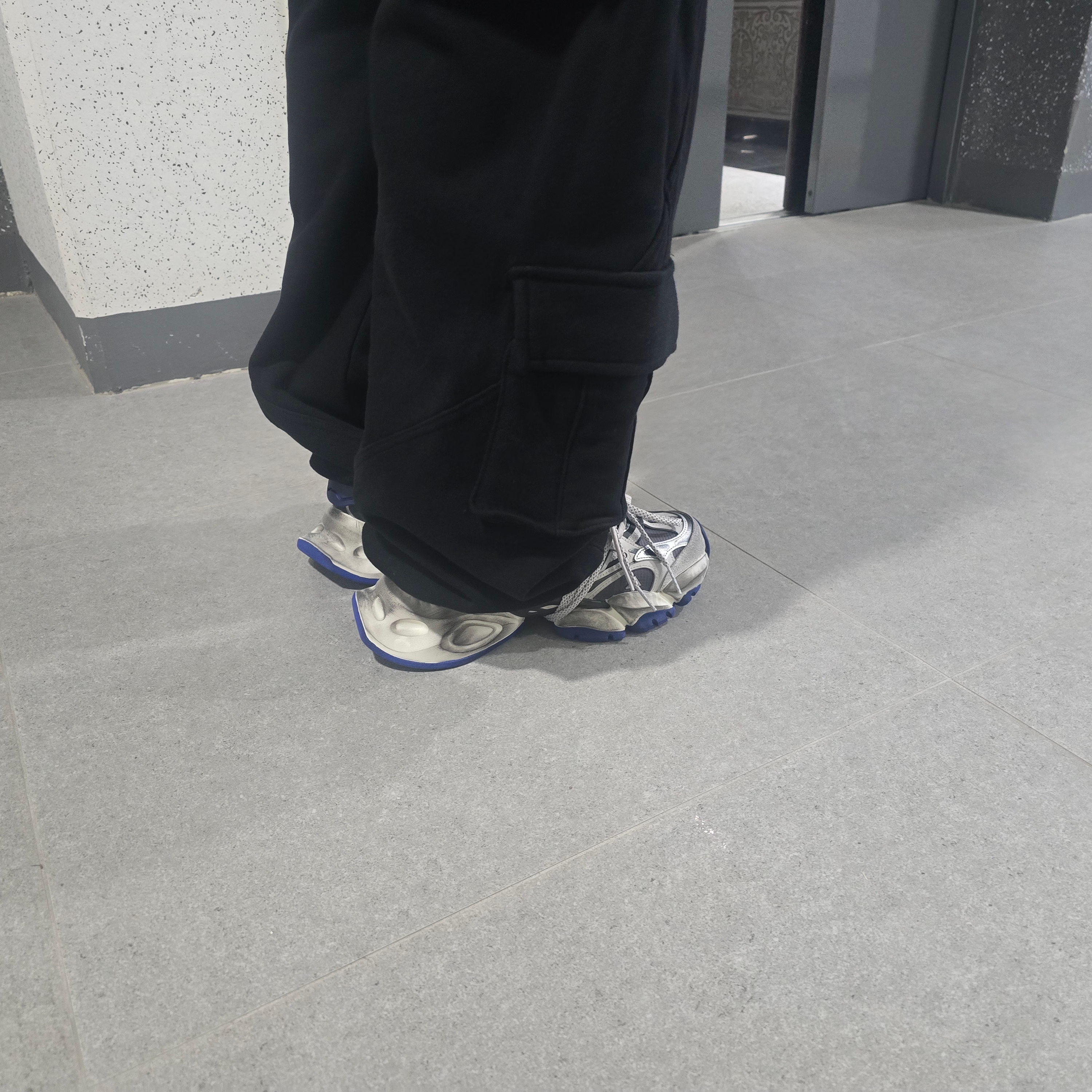 Adidas Vento XLG Deluxe Sneakers Grey 착용 스타일 - 1