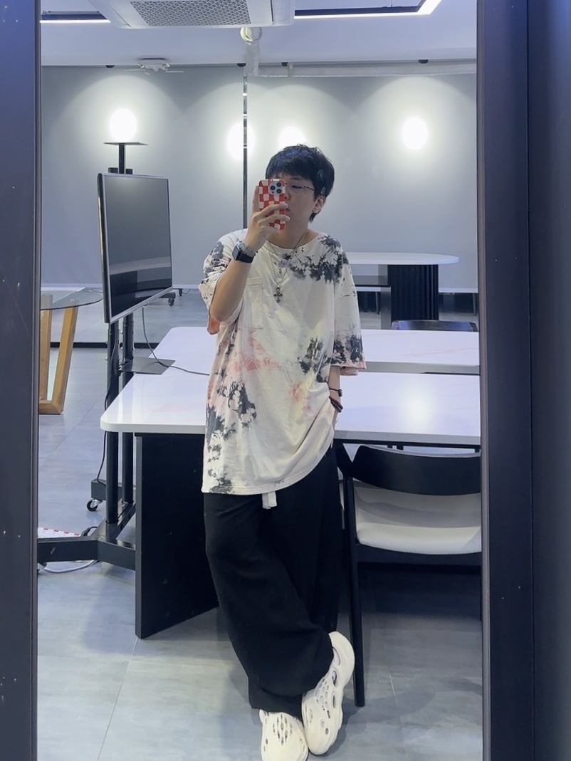 Adidas Yeezy Foam RNNR Sand, Nonnod Capri Pajama Pants Jacquard Black 착용 스타일
