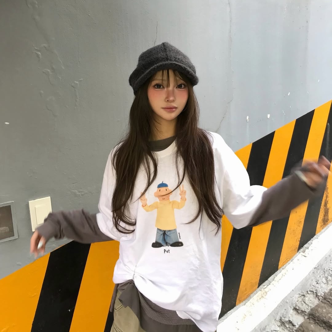 MAINBOOTH [Pat&Mat] Pat T-shirt White 착용 스타일 - 2