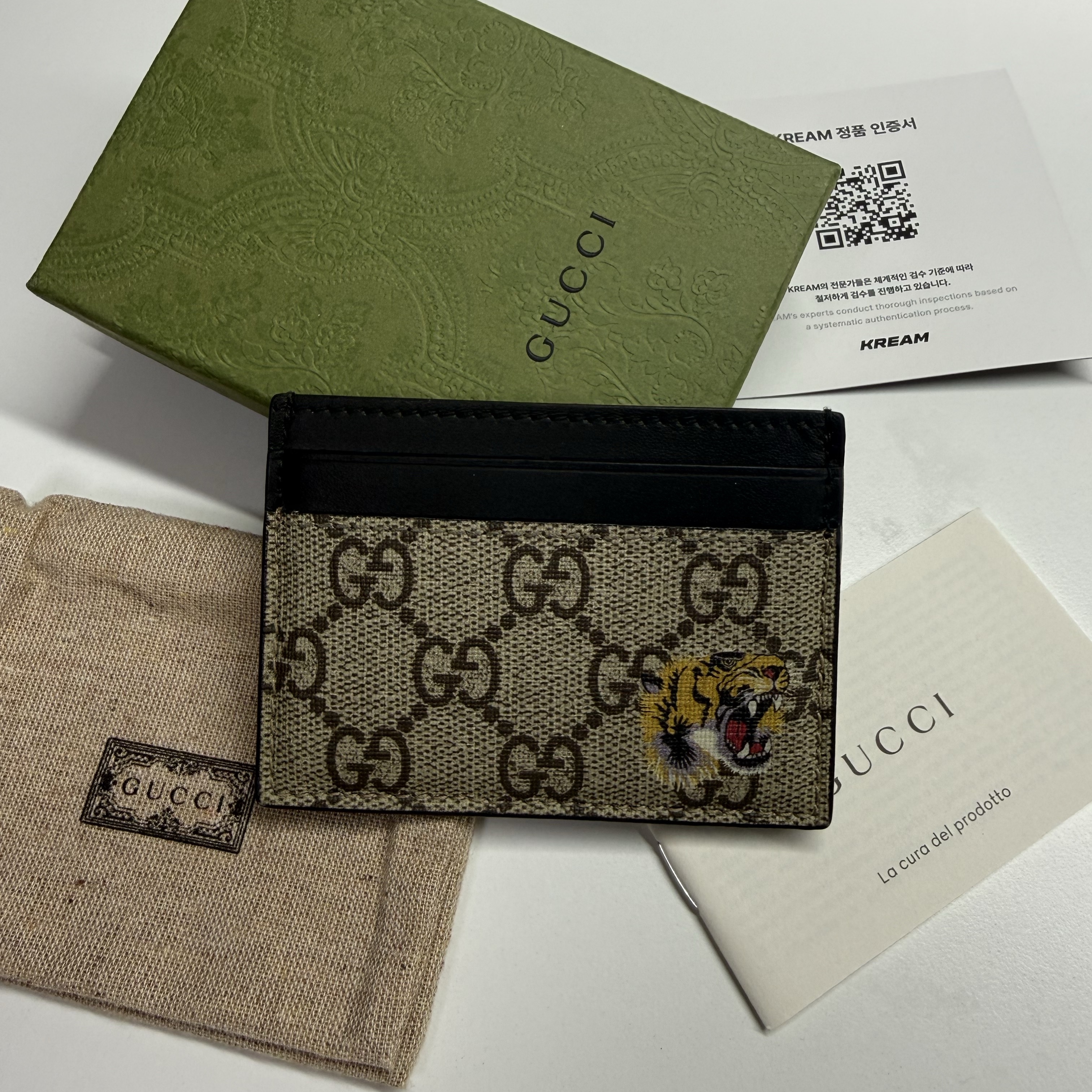 Gucci Bestiary Tiger Print Card Case Beige Ebony 착용 스타일