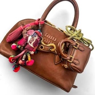 Zara Mini City Charm Bag Dark Sand 착용 스타일 - 1