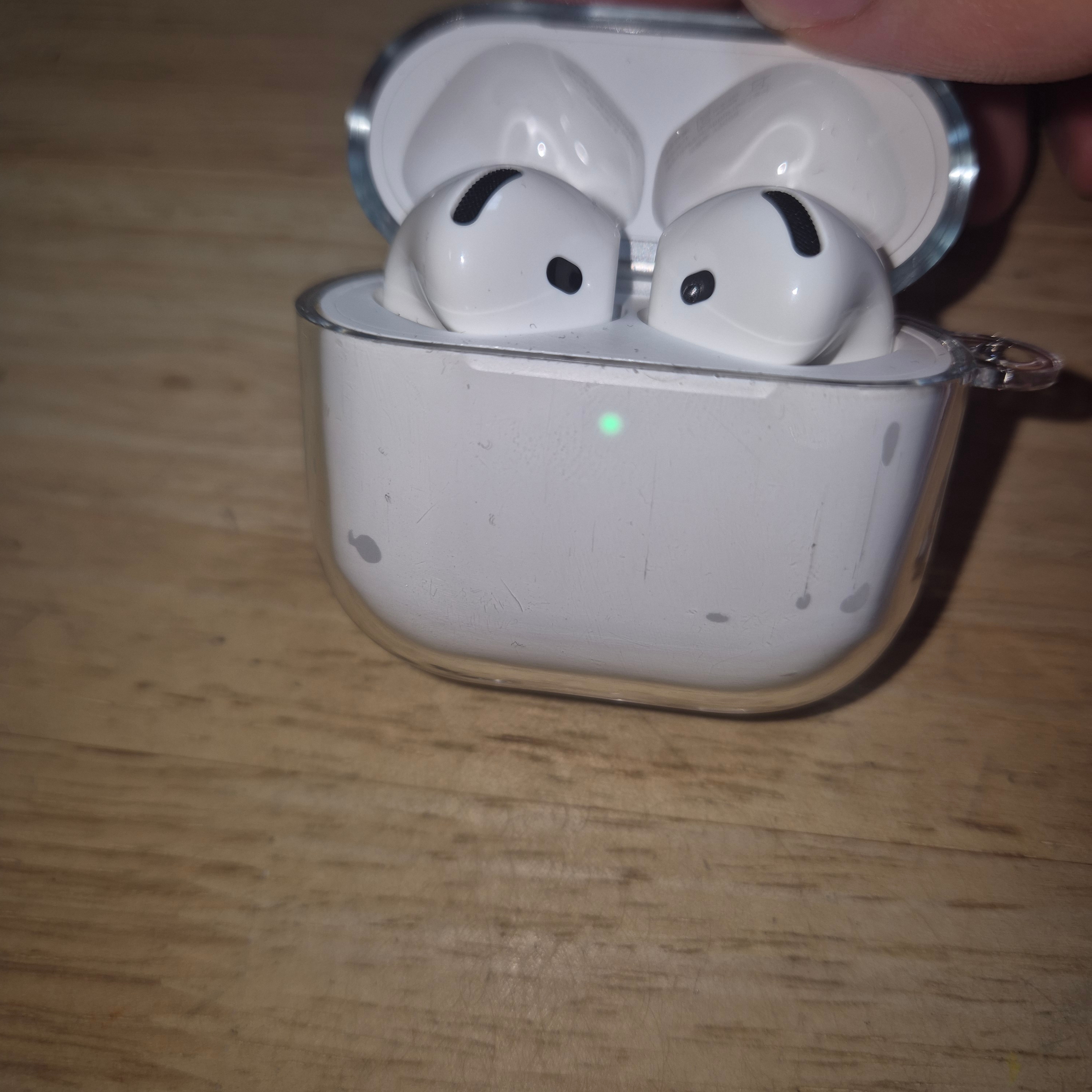 Apple Airpods 4th Gen (Korean Ver.) 착용 스타일