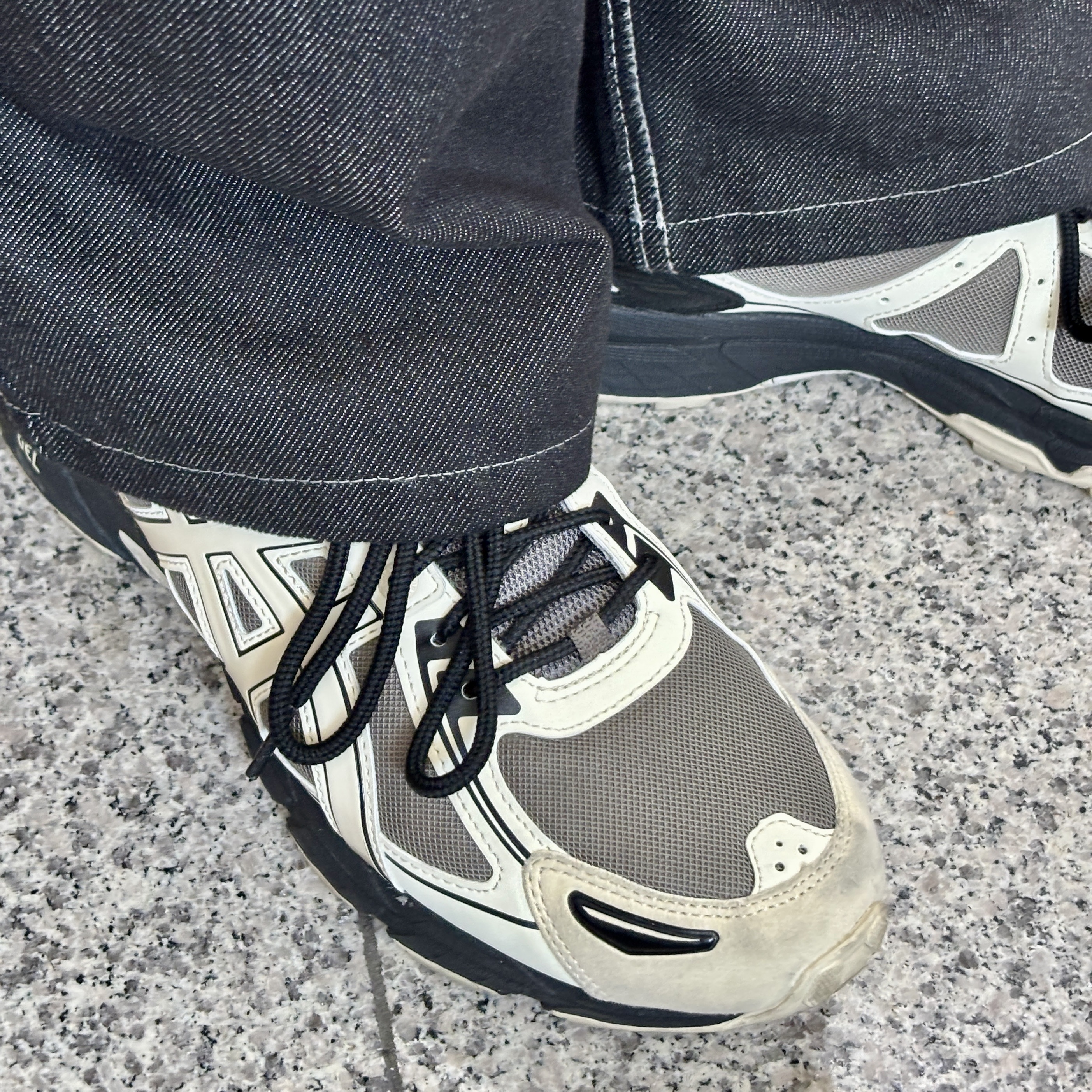 Asics Gel-Venture 6 Mink Vanila 착용 스타일 - 2