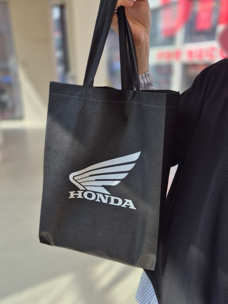 Honda Big Wing Logo T-shirt Black, Honda Engineered Leather Piping Motorcycle Jacket Beige 착용 스타일 - 7
