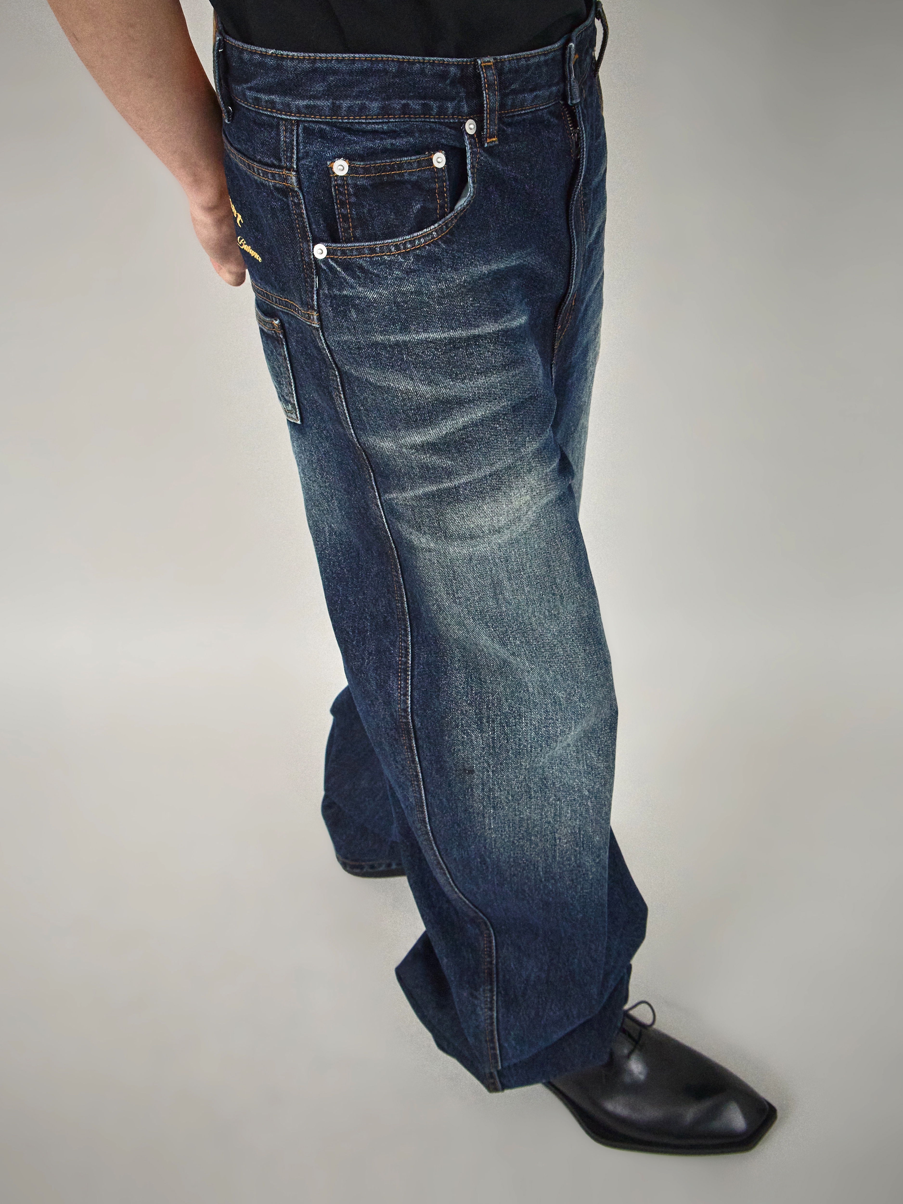 CSC Over Draped Denim Pants Mid Blue 착용 스타일 - 5
