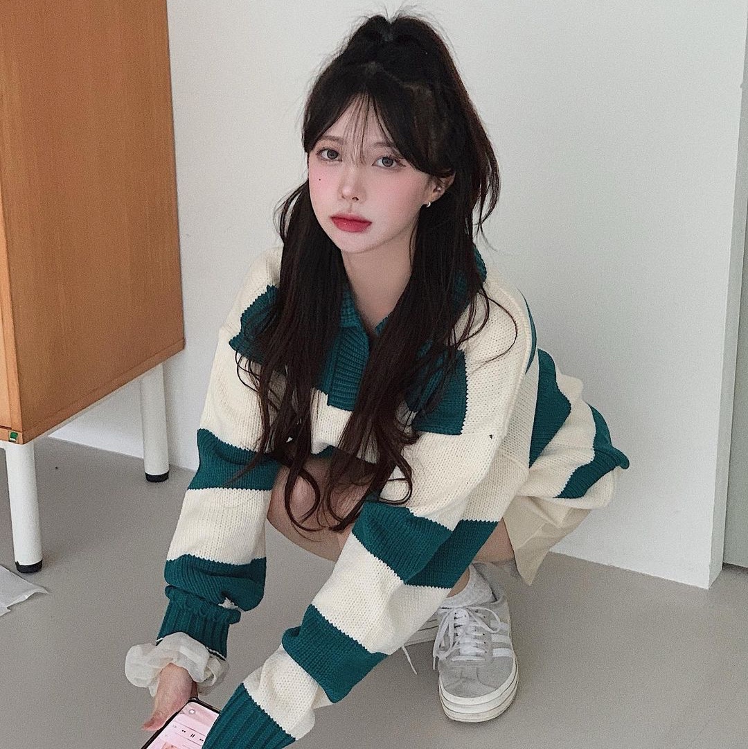 MAINBOOTH Traveler Oversized Sweater Teal Green 착용 스타일 - 3