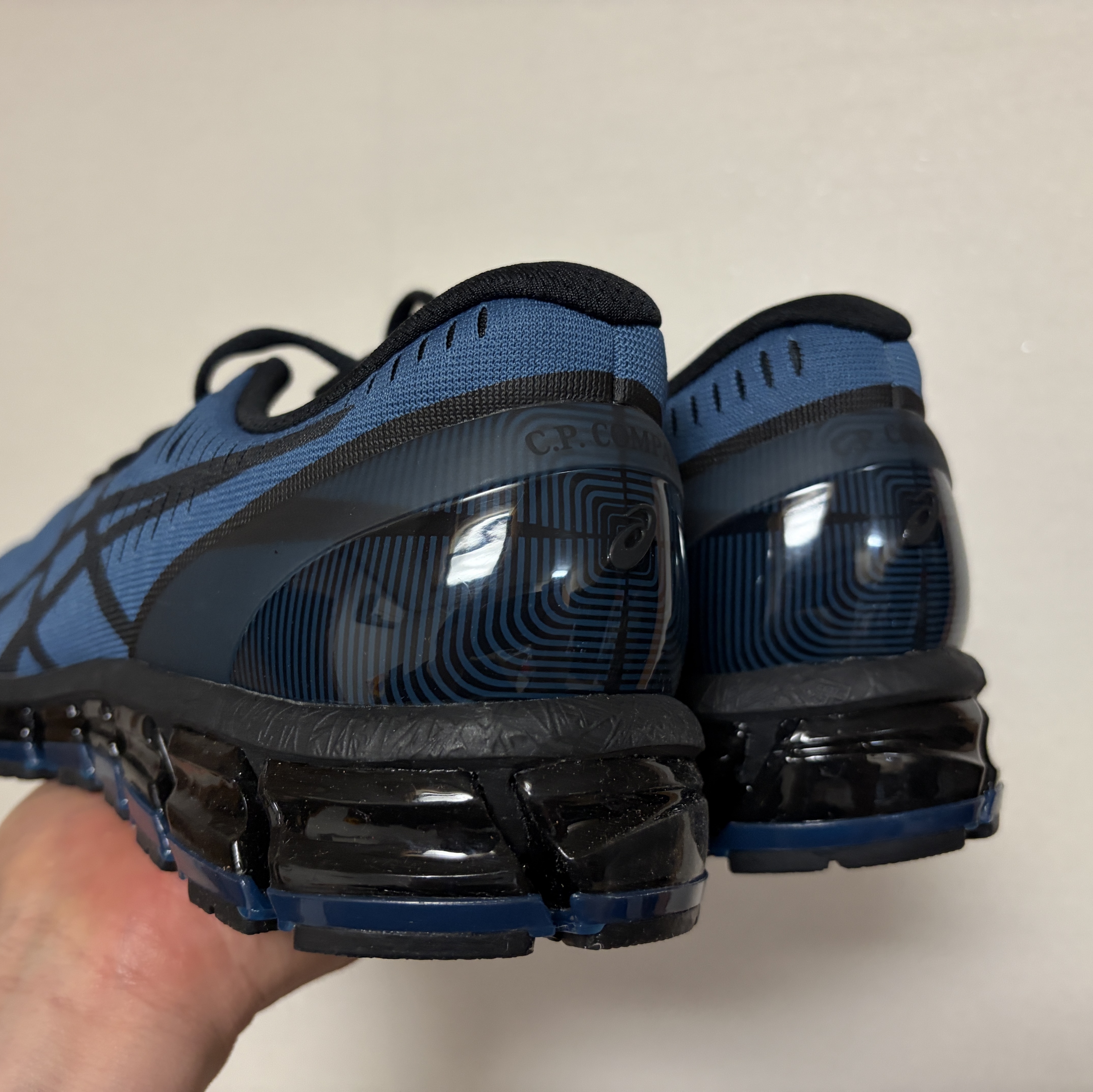 Asics x C.P. Company Gel-Quantum 360 I Moroccan Blue Caviar 착용 스타일 - 3