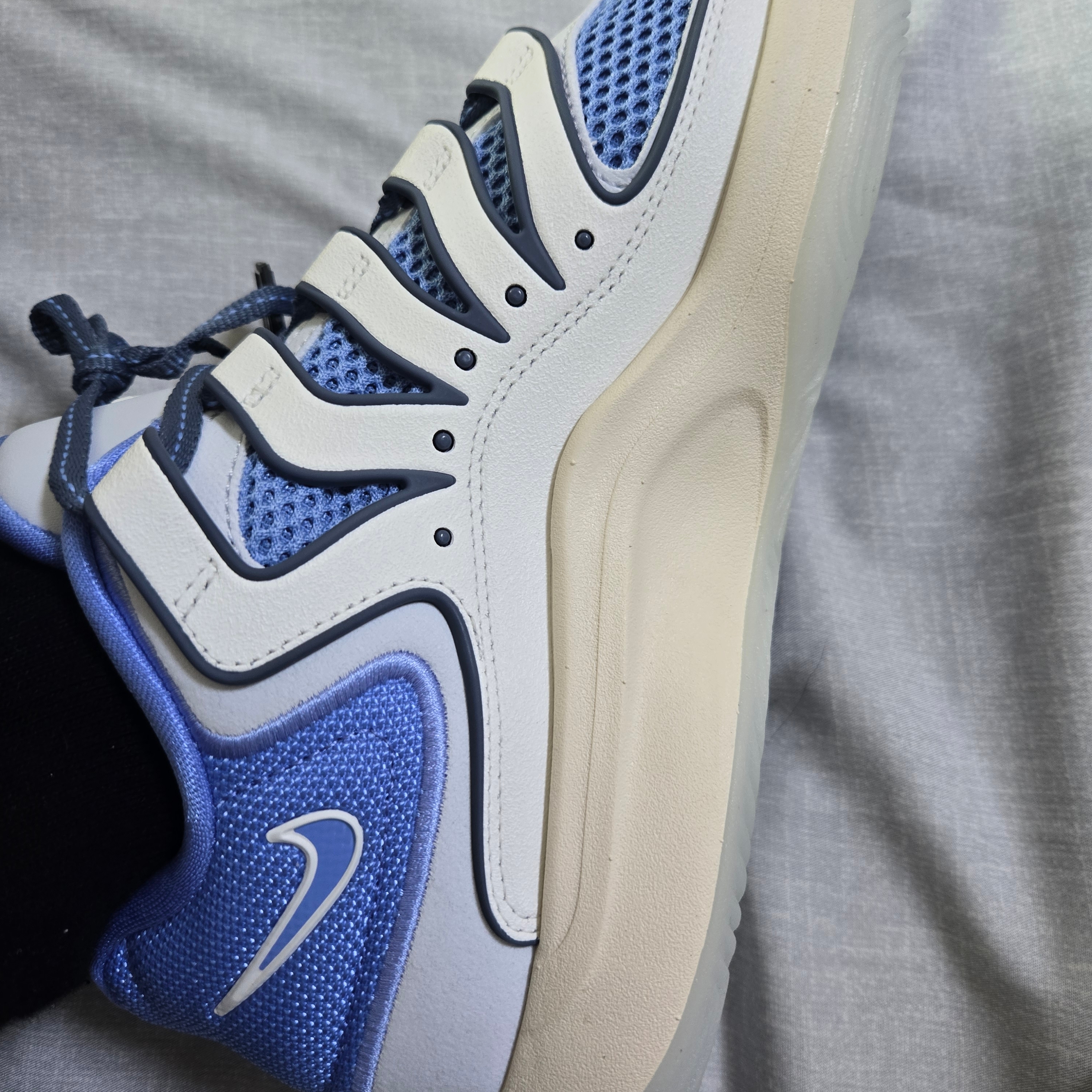 Nike KD18 EP Royal Pulse Football Grey 착용 스타일 - 2