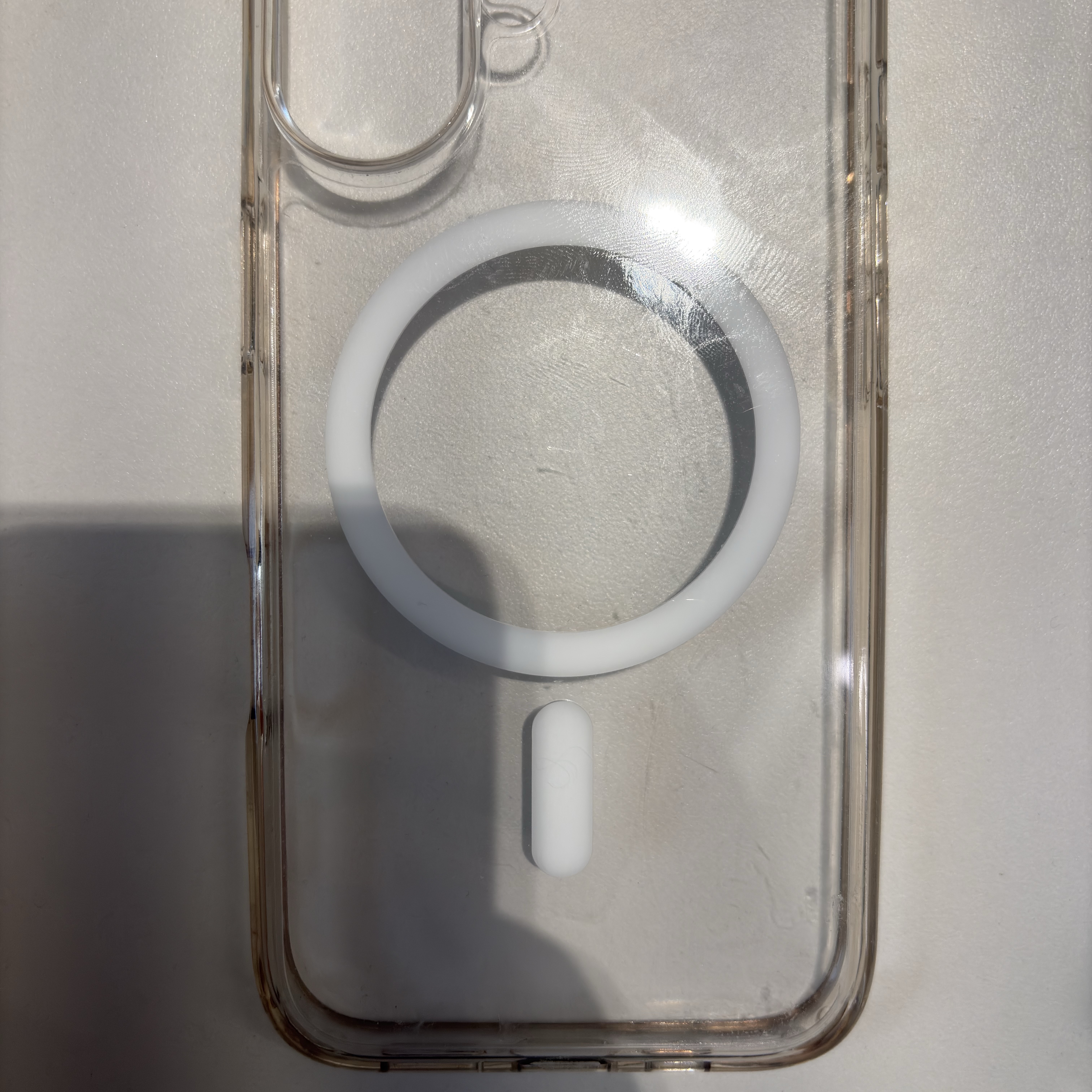 Tanglewood iPhone 16 Series MagSafe Clear Hybrid Case 착용 스타일
