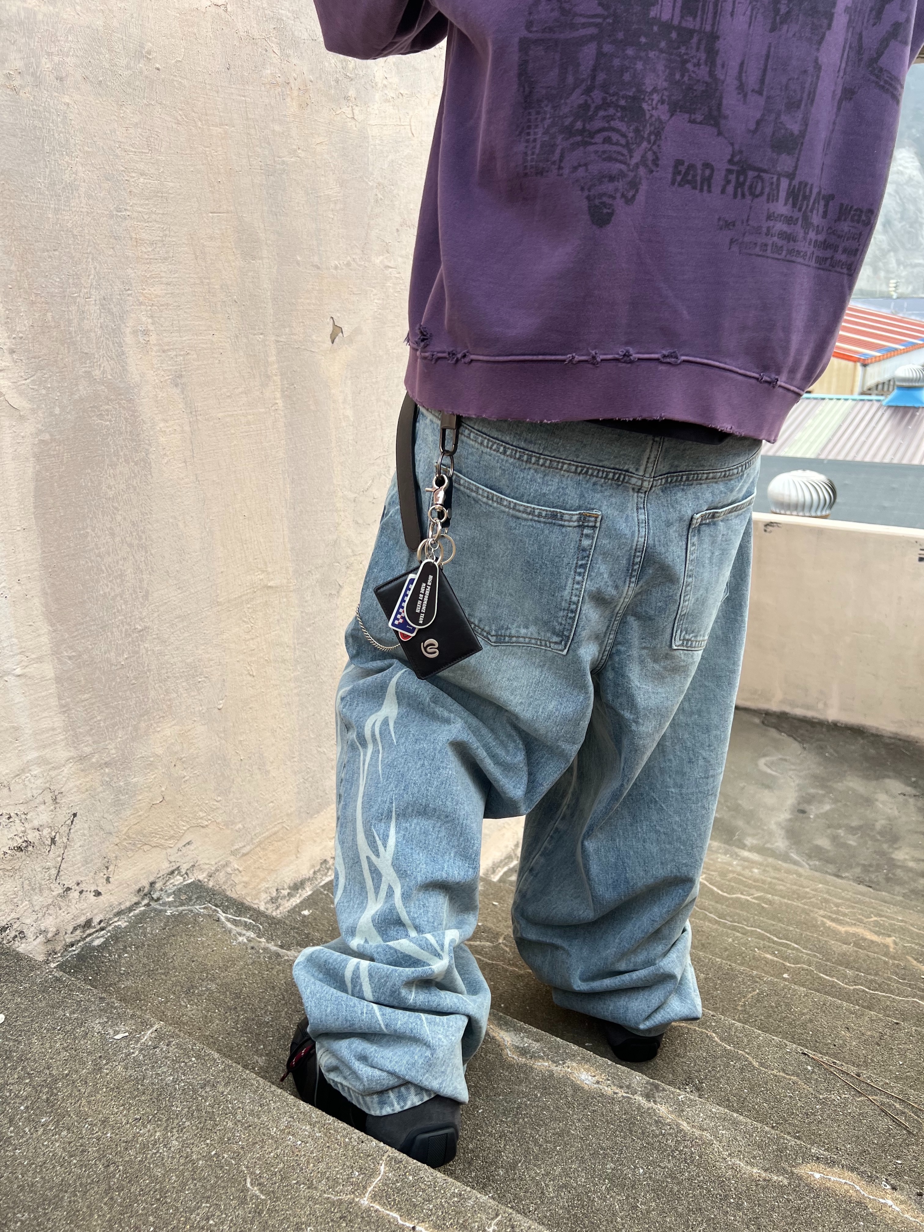 Undermycar MU.128 Original Logo Cracked Leather Belt Silver / Black, SOULESURES BOLD Kyle 착용 스타일 - 6