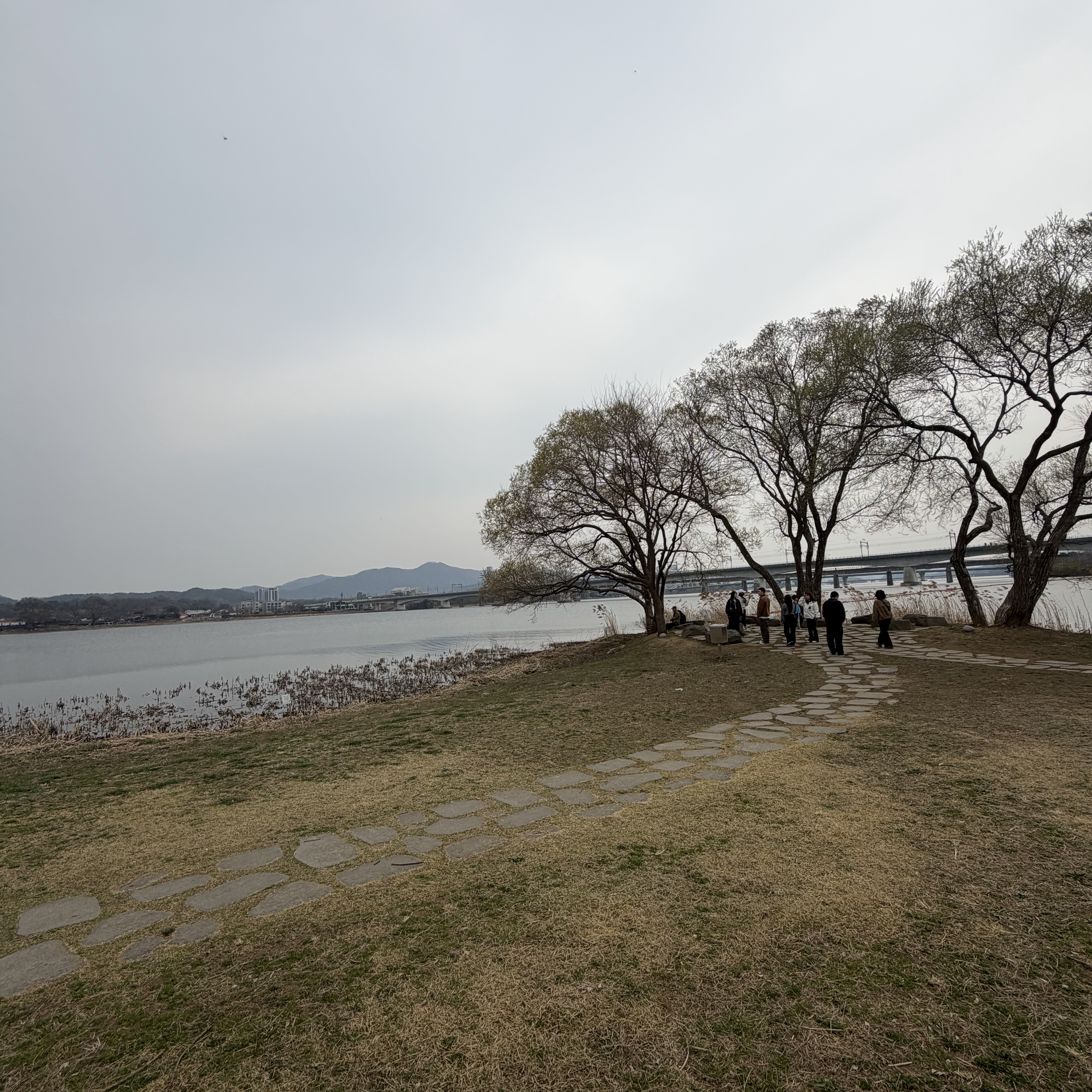 Nike Air Max 95 OG Neon, Maison Mihara Yasuhiro Blakey OG Sole Canvas Low-top Sneakers Black White 착용 스타일 - 5