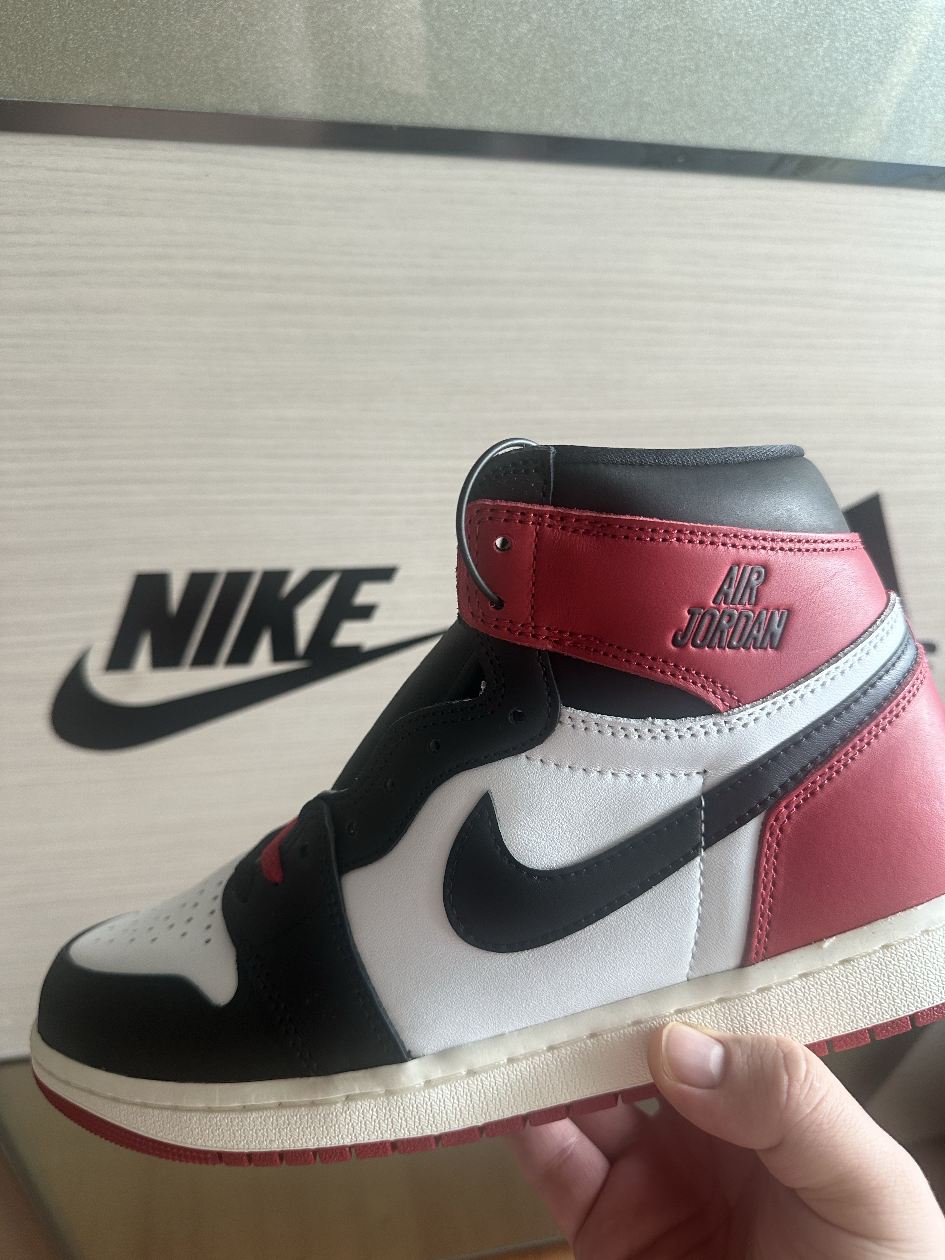 Jordan 1 Retro High OG Black Toe 착용 스타일