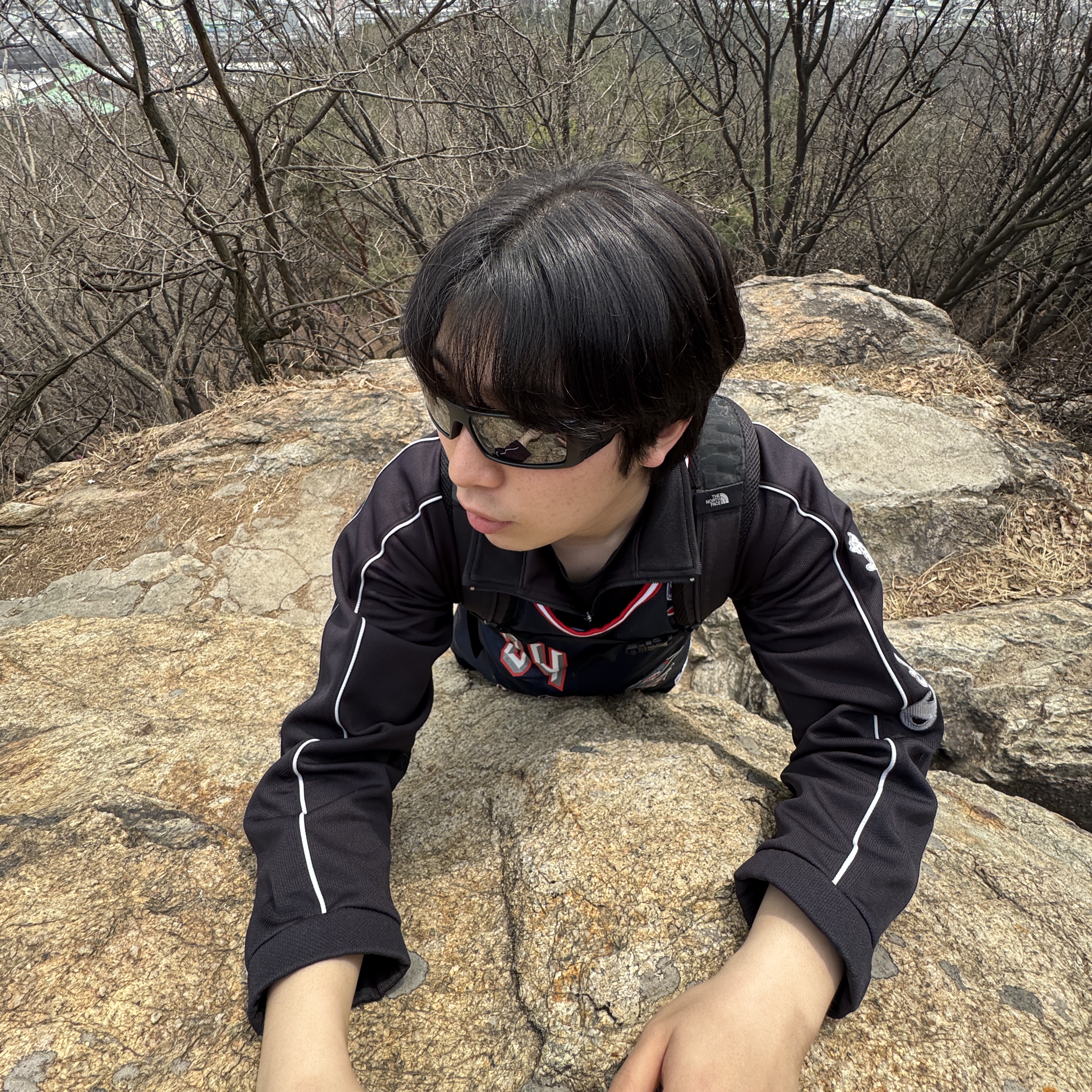 Oakley SI Gascan Matte Black Frame Prizm Black Lenses High Bridge Fit, New Balance 530 Silver 착용 스타일 - 4