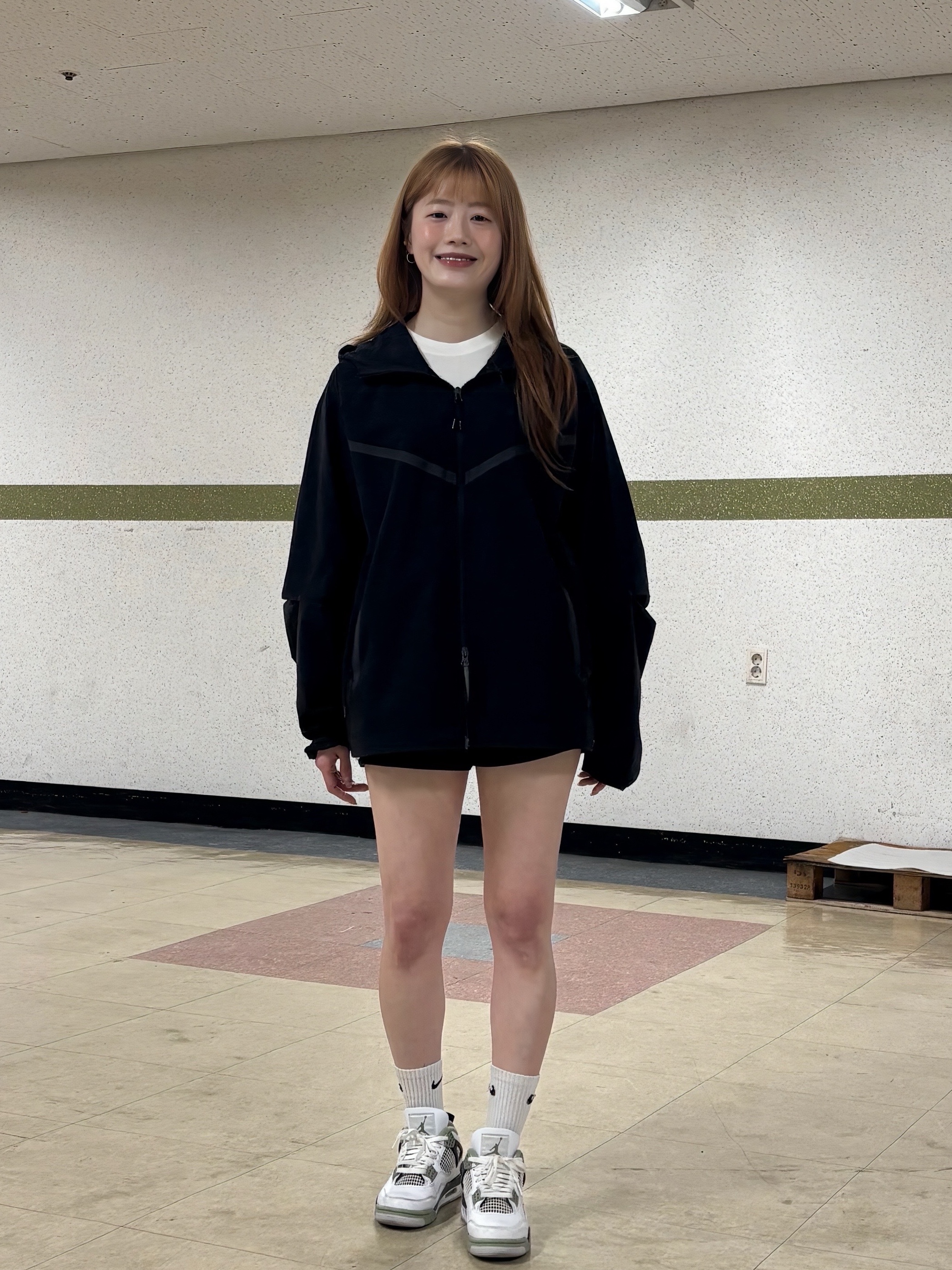 (W) Jordan 4 Retro Oil Green, Nike Tech Windrunner Woven Full-Zip Jacket Black - Asia 착용 스타일 - 7