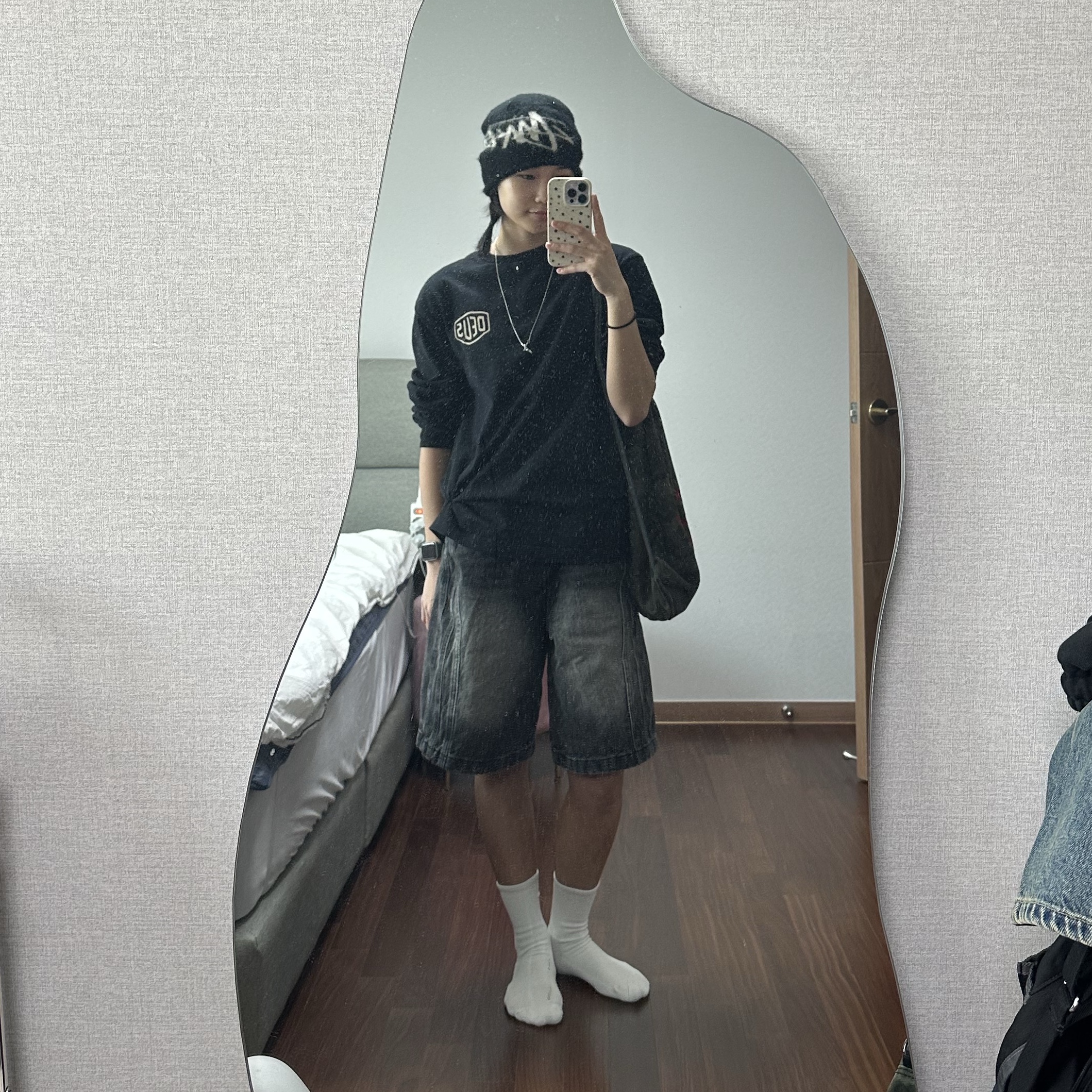 Stussy Brushed Out Stock Skullcap Beanie Black, Deus Ex Machina Seoul College Address Long Sleeve T-Shirt Black 착용 스타일 - 2