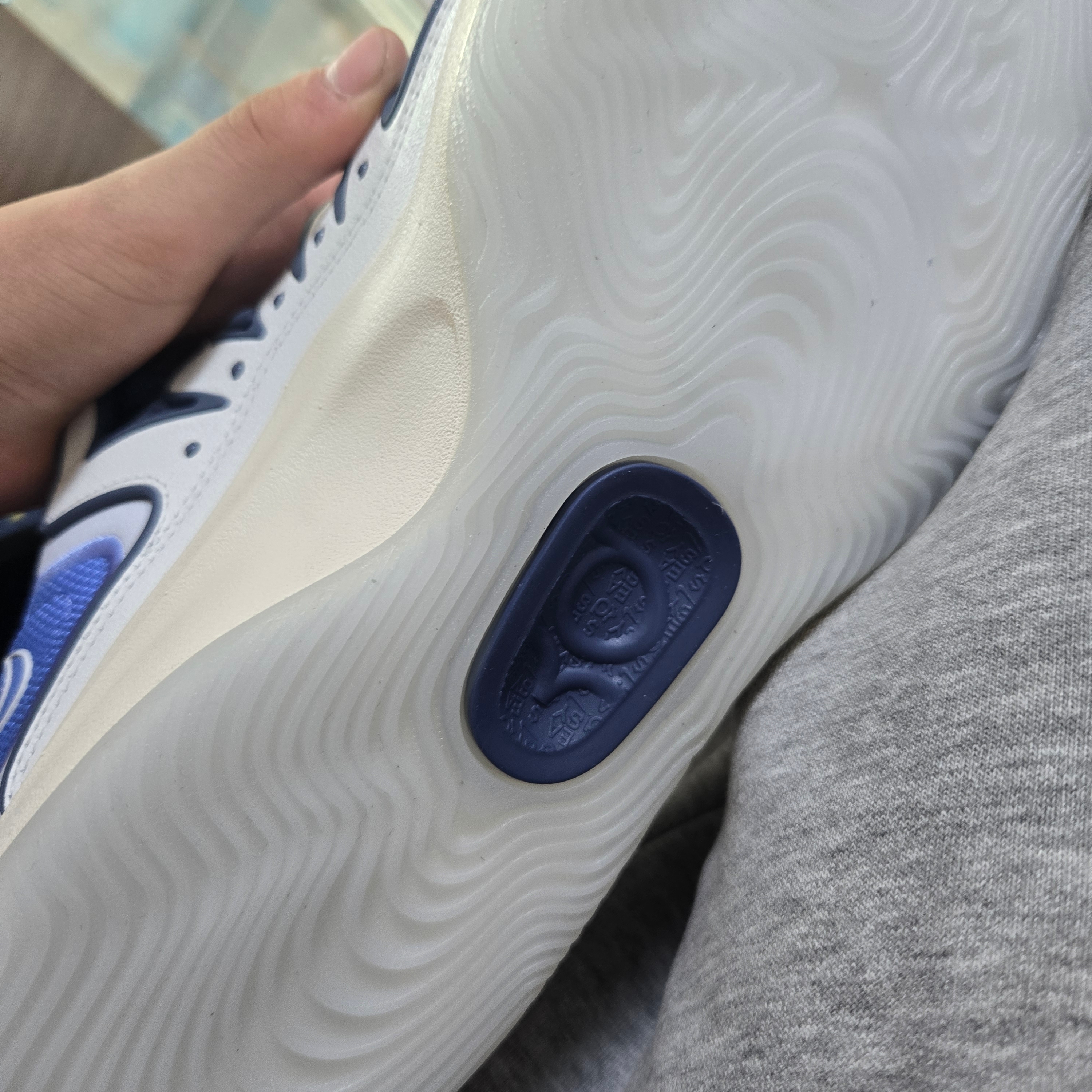 Nike KD18 EP Royal Pulse Football Grey 착용 스타일 - 1