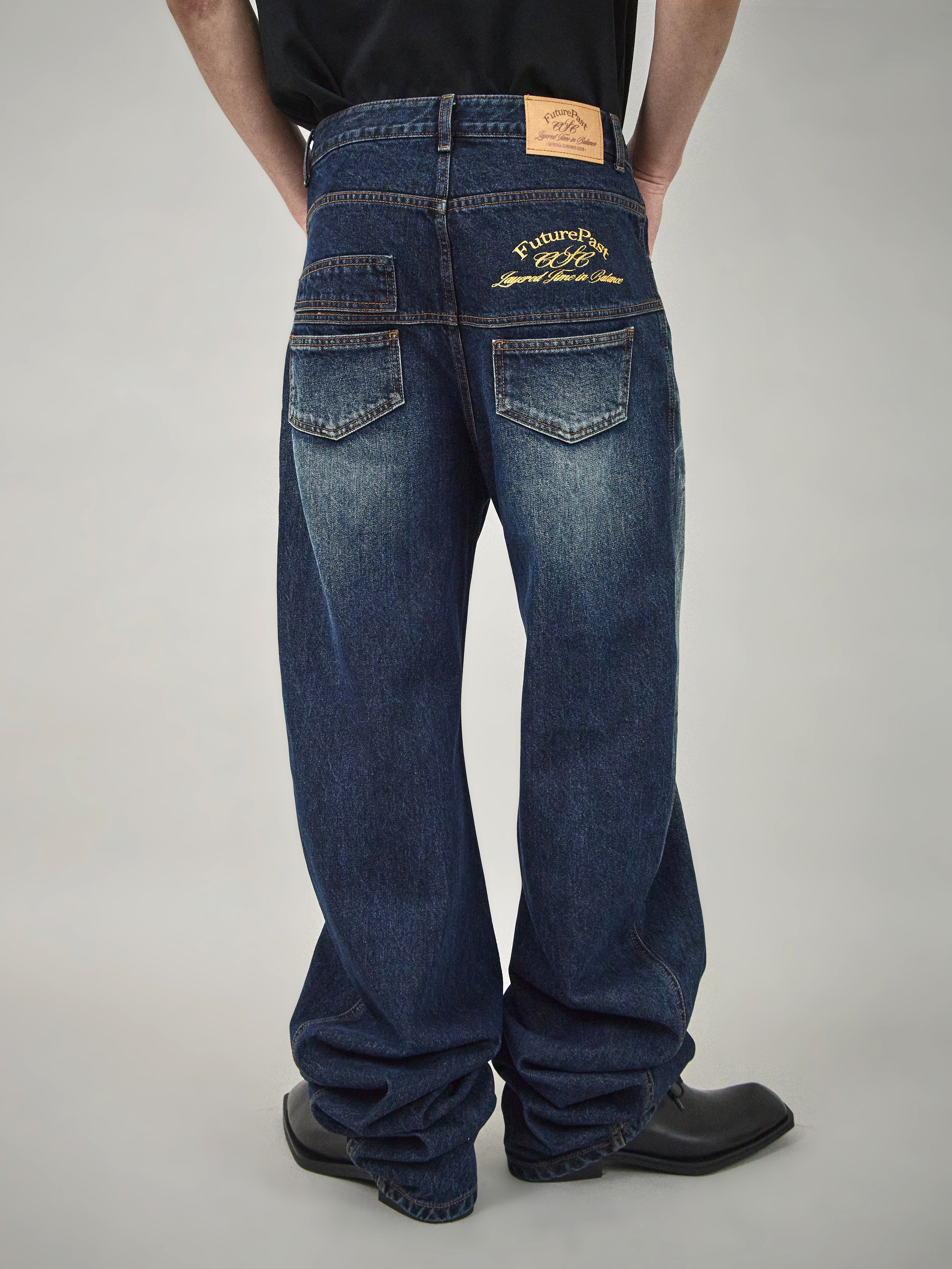 CSC Over Draped Denim Pants Mid Blue 착용 스타일 - 4