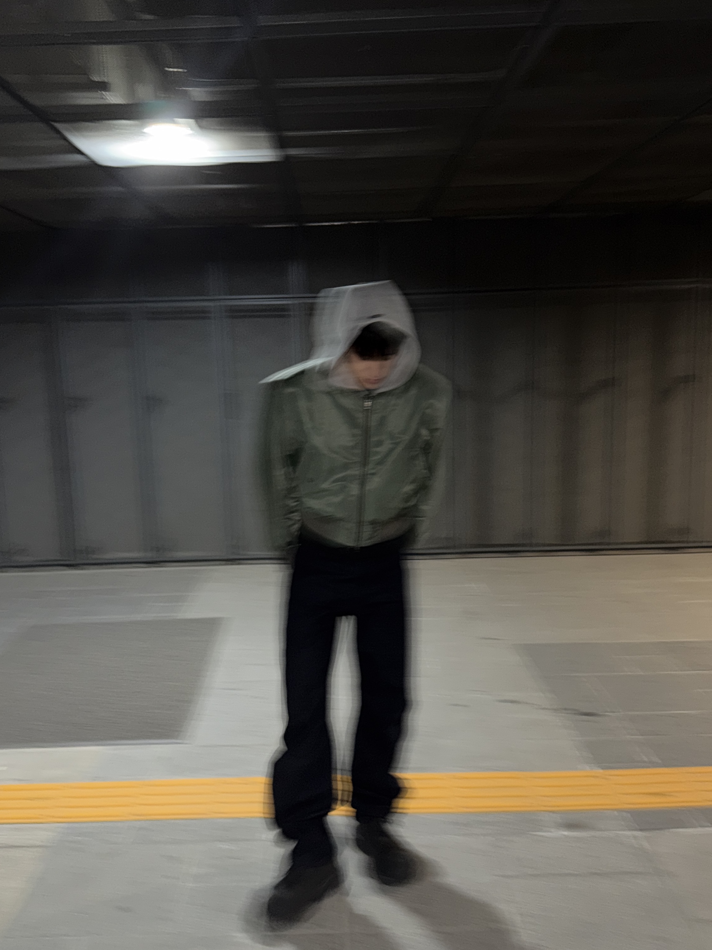 CSC Shifted Cropped Bomber Jacket Khaki, CSC Over Draped Denim Pants Raw 착용 스타일 - 4