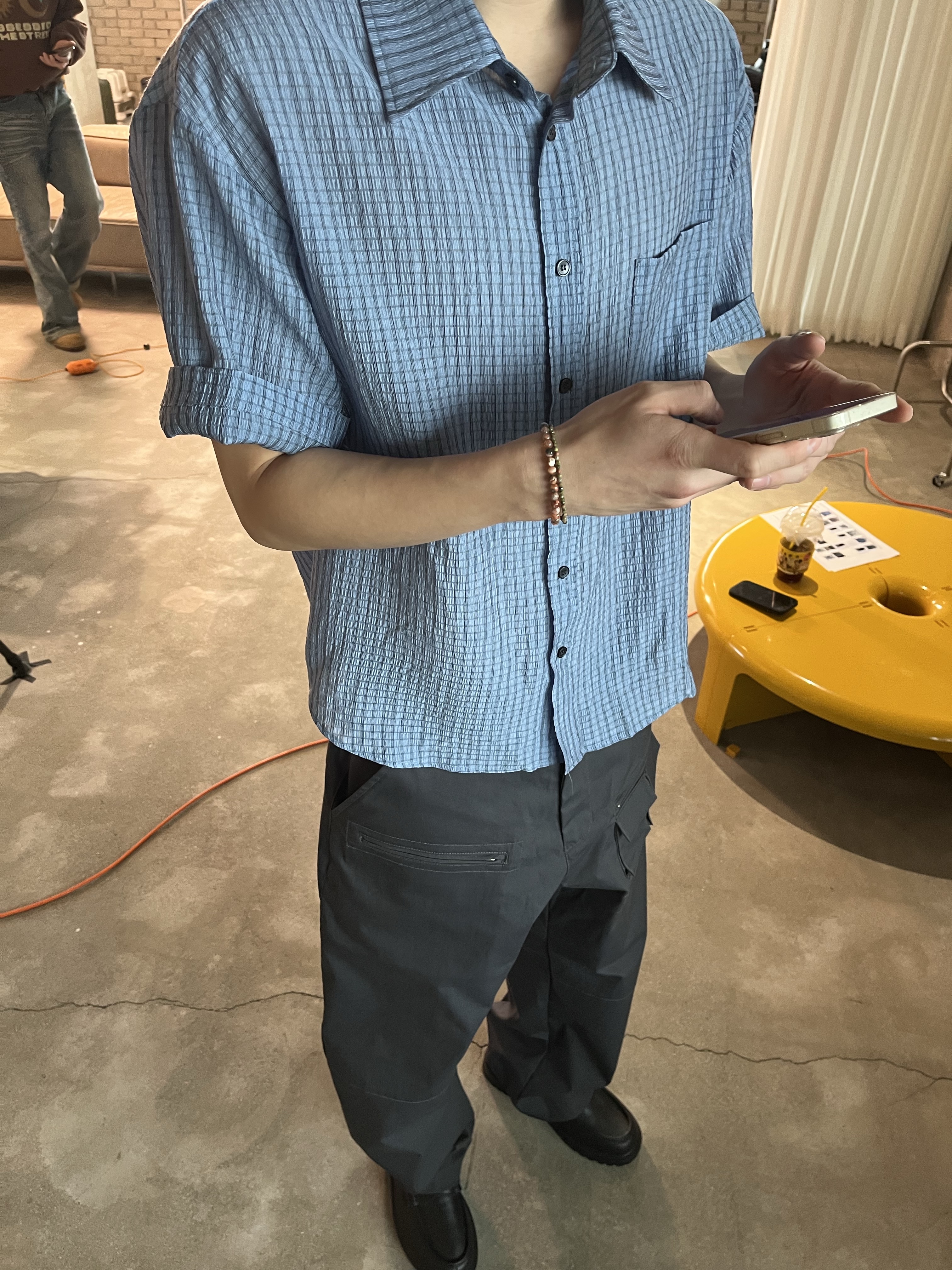 Blue Sunflower Over Pocket Cargo Pants Charcoal 착용 스타일 - 4