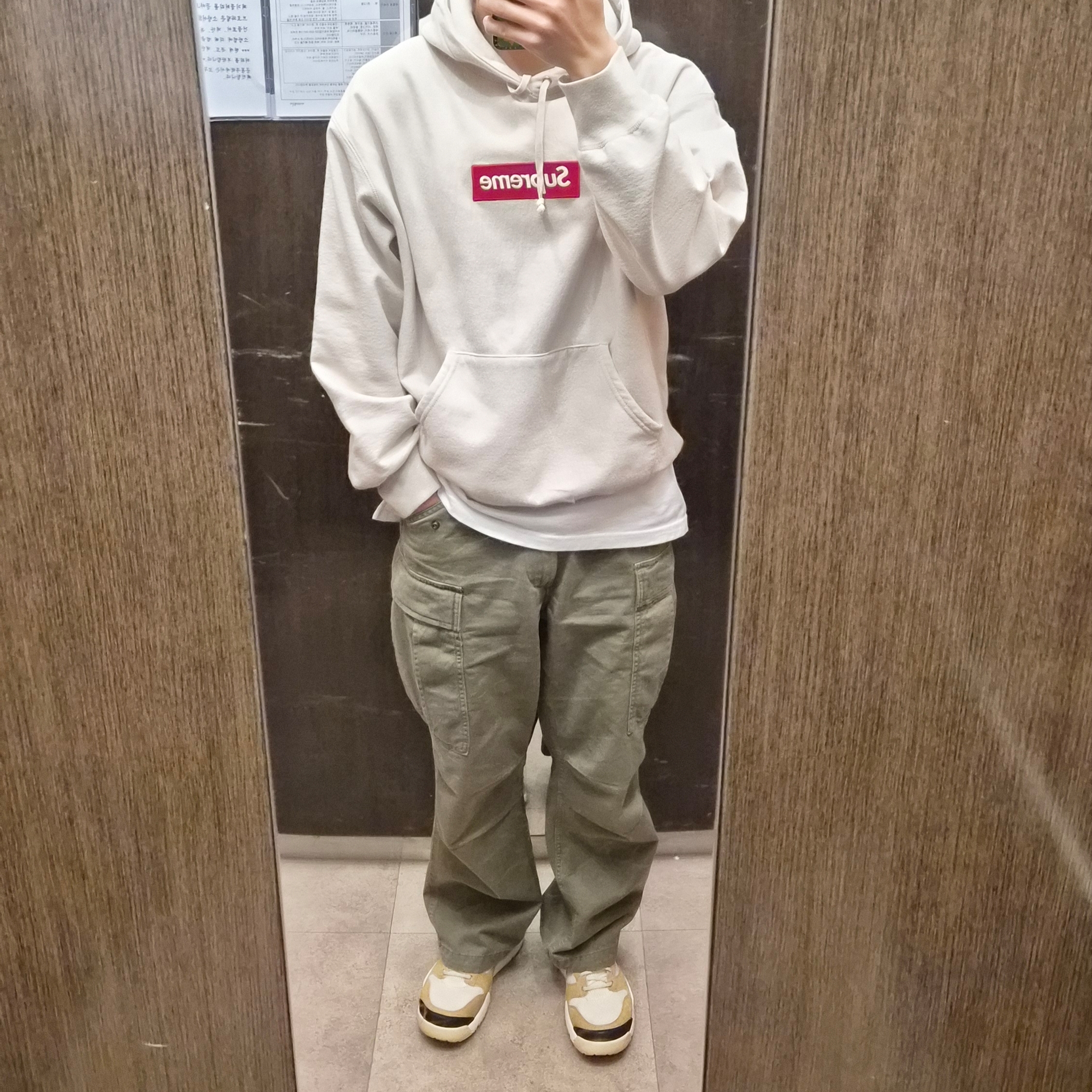 Supreme Box Logo Hooded Sweatshirt Stone - 24FW 착용 스타일