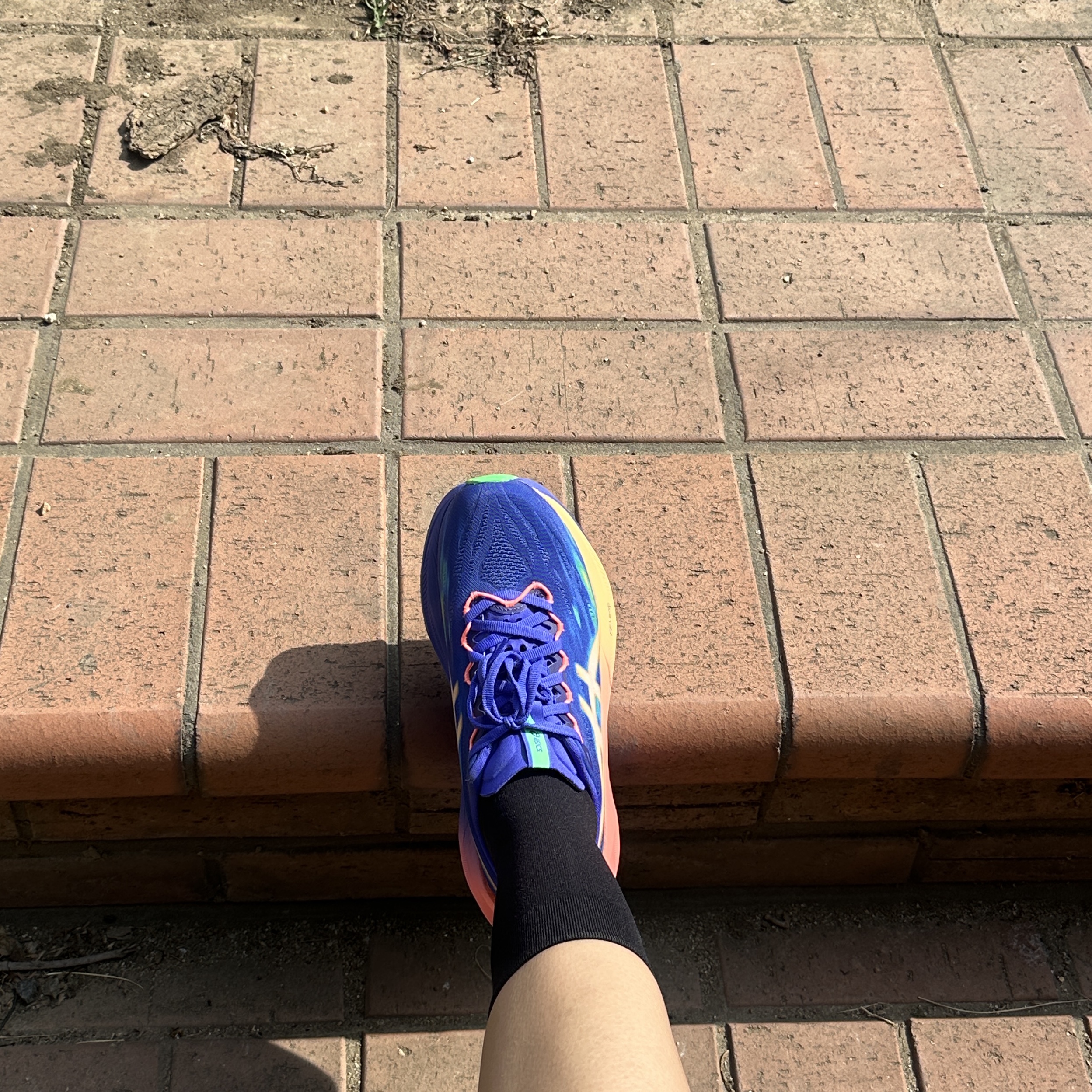 Asics Superblast 3 Cobalt Burst Light Orange 착용 스타일