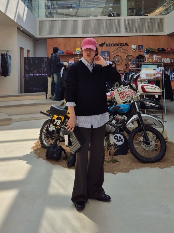 Honda Big Wing Logo T-shirt Black, Honda Engineered Leather Piping Motorcycle Jacket Beige 착용 스타일 - 1