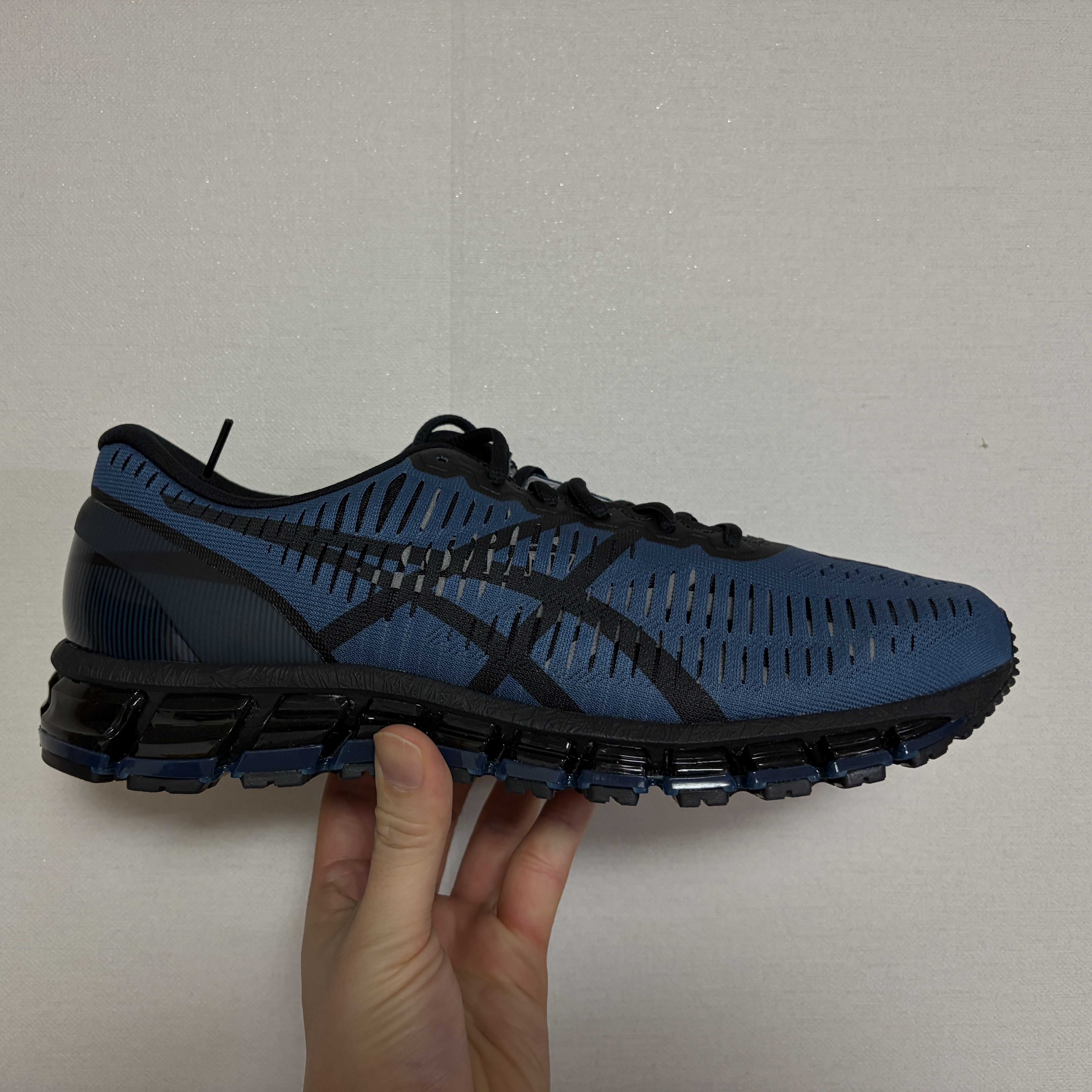 Asics x C.P. Company Gel-Quantum 360 I Moroccan Blue Caviar 착용 스타일 - 1