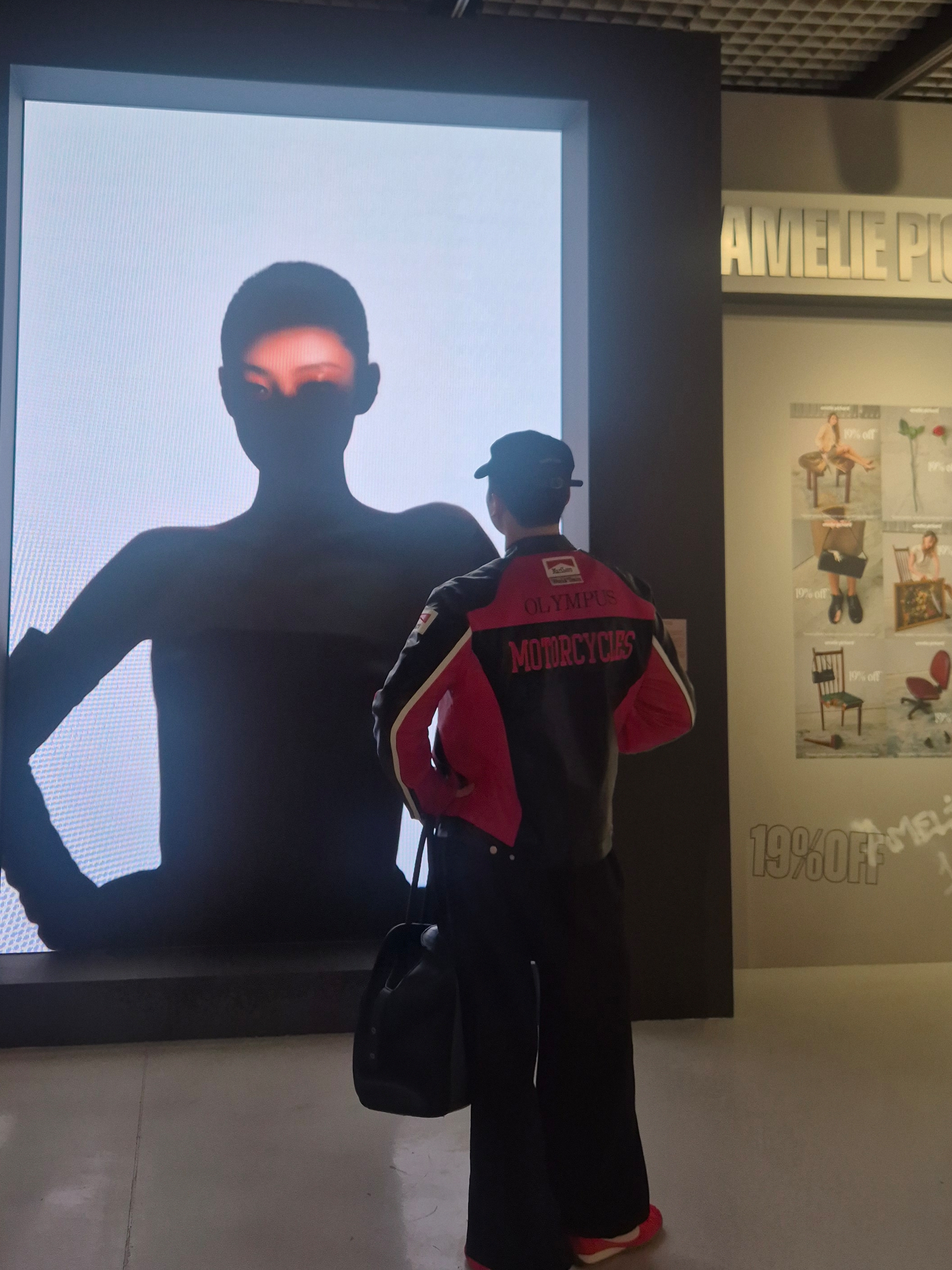 Nike x Jacquemus Moon Shoe SP University Red and Bicycle Yellow, Supreme Corduroy S Logo 6-Panel Black - 23FW 착용 스타일 - 6