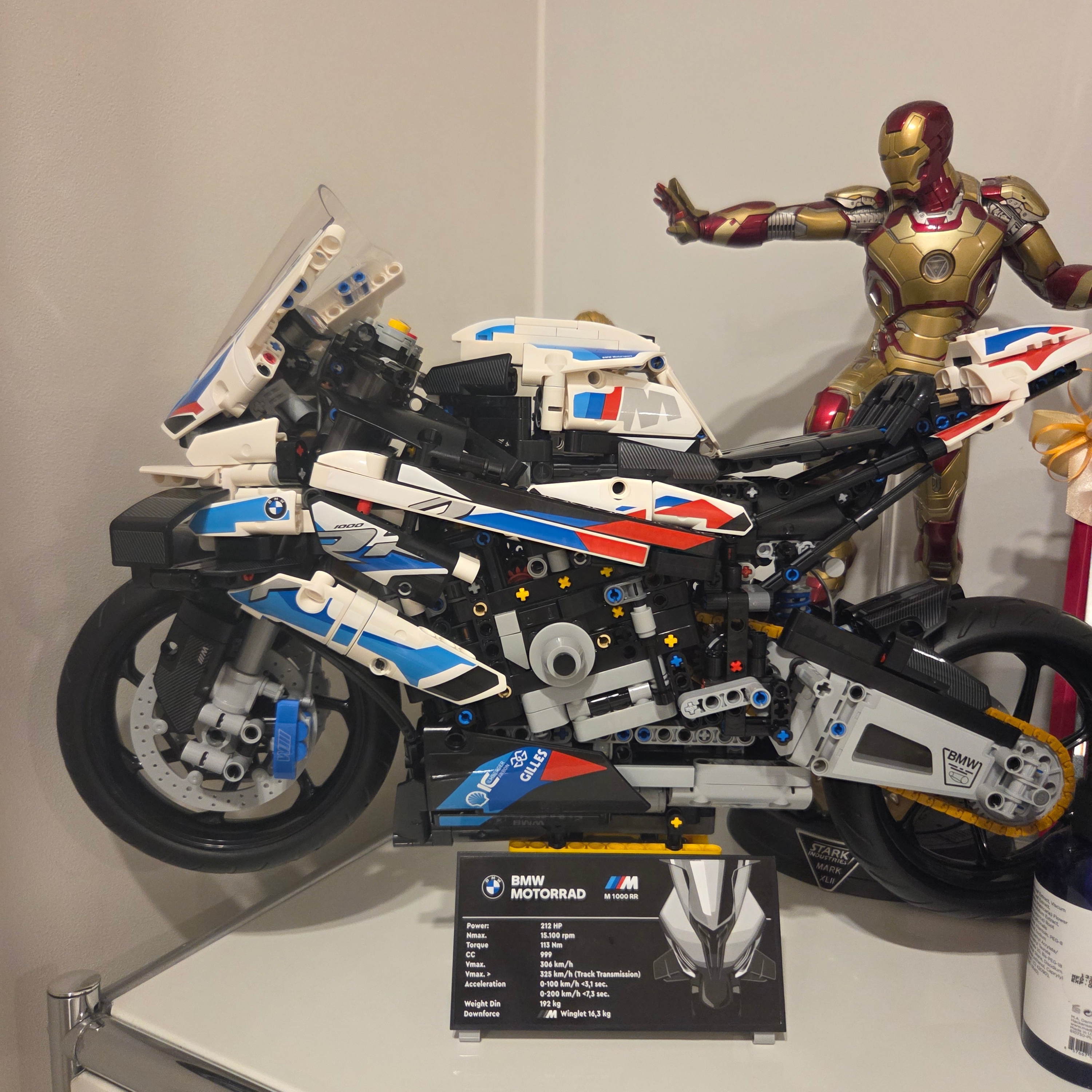 Lego BMW M 1000 RR 착용 스타일