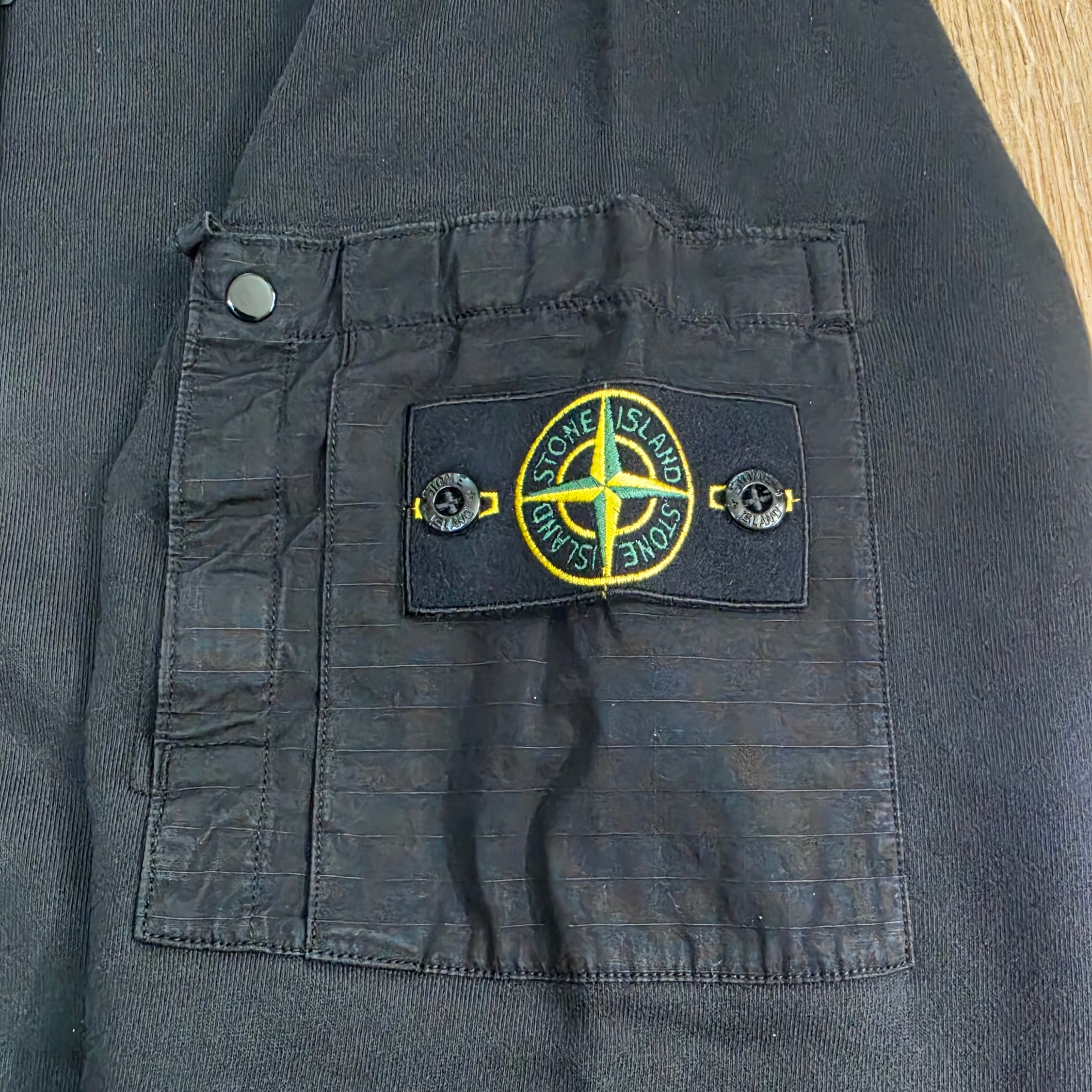 Stone Island 6100019 Cotton Fleece Crewneck Sweatshirt Black - 26SS 착용 스타일