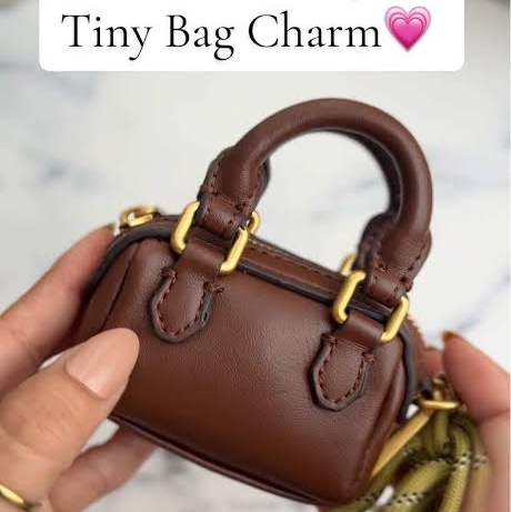 Zara Mini City Charm Bag Dark Sand 착용 스타일 - 2