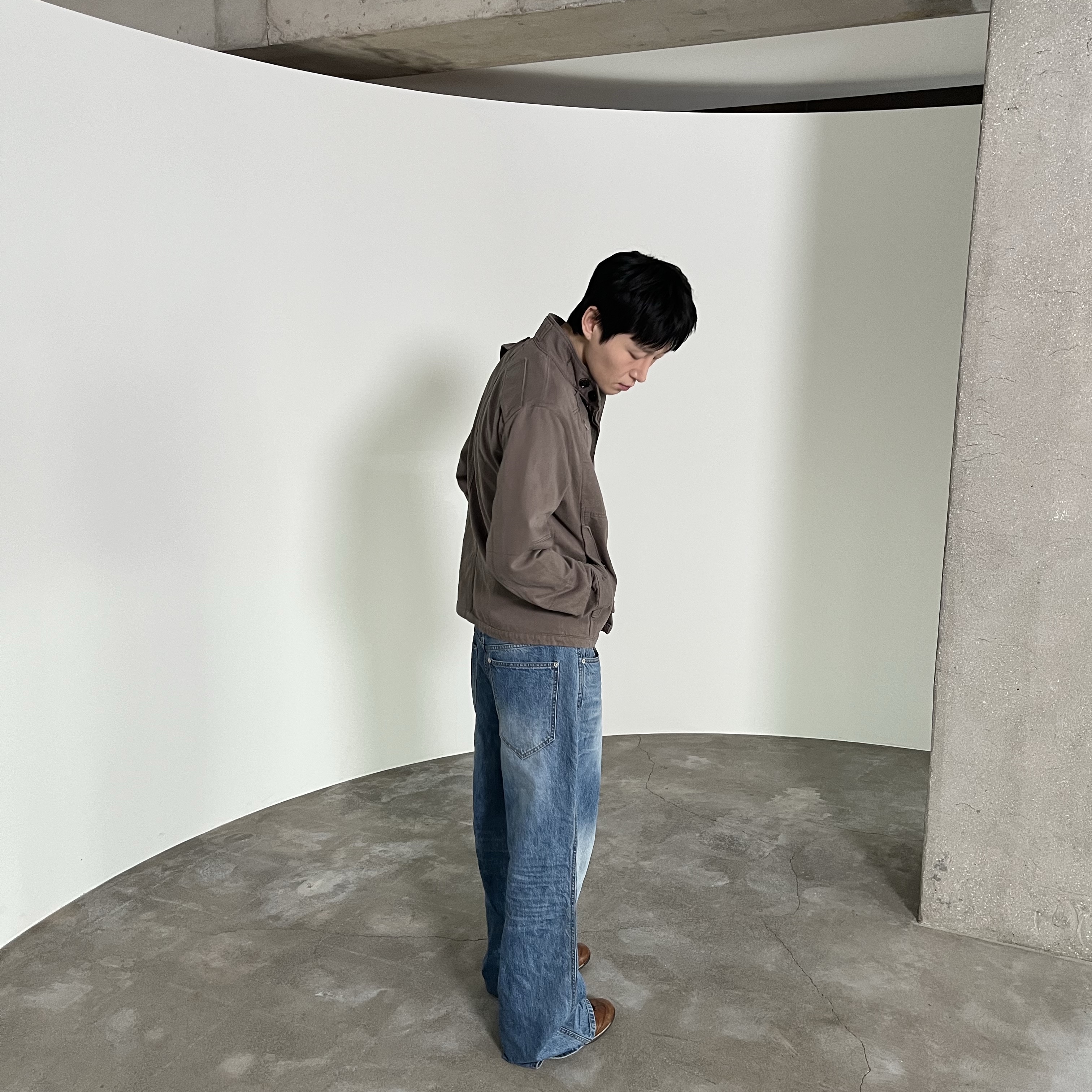 Blue Sunflower Vintage Fade High-Neck Jacket 착용 스타일 - 1