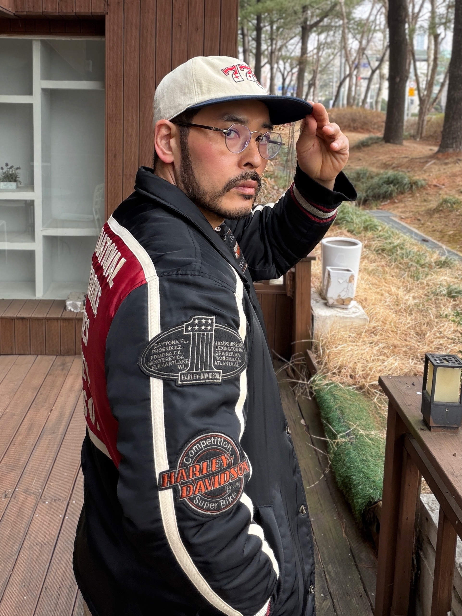 COREOFALCHEMY Wallaby Fringe Black 착용 스타일 - 3