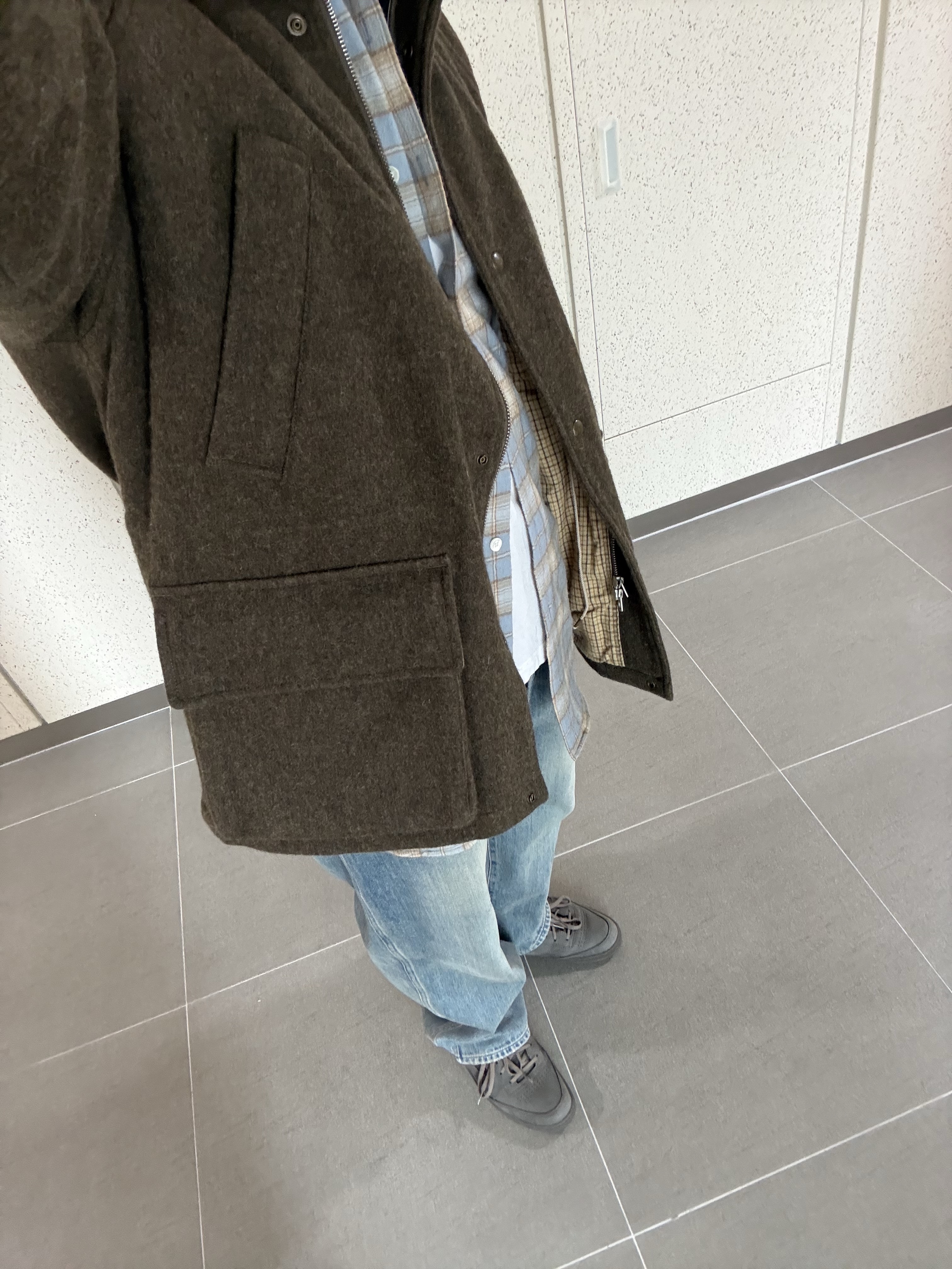 Reebok x Khakis Club C Revenge Khaki 착용 스타일 - 2