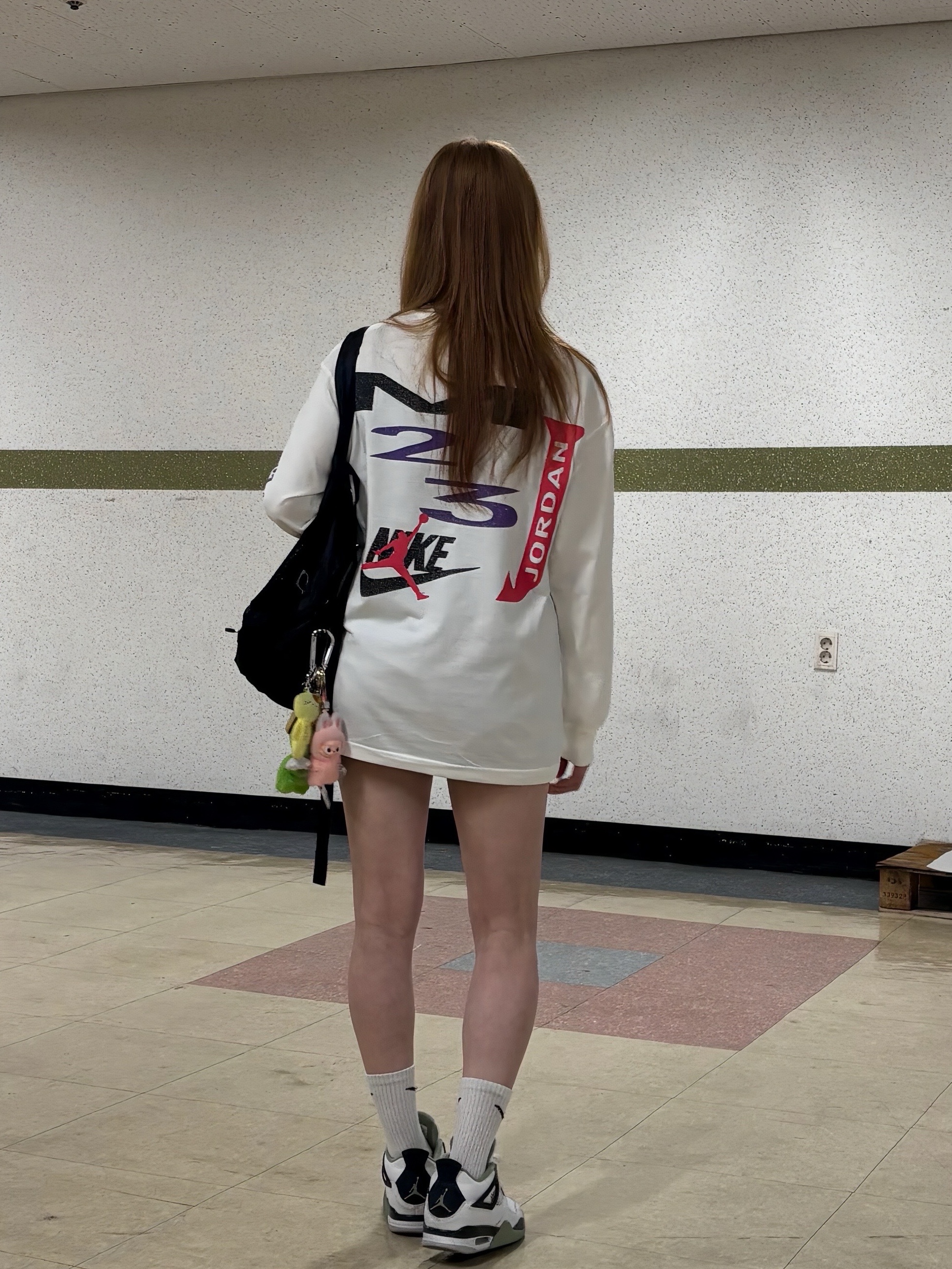 (W) Jordan 4 Retro Oil Green, Nike Tech Windrunner Woven Full-Zip Jacket Black - Asia 착용 스타일 - 8