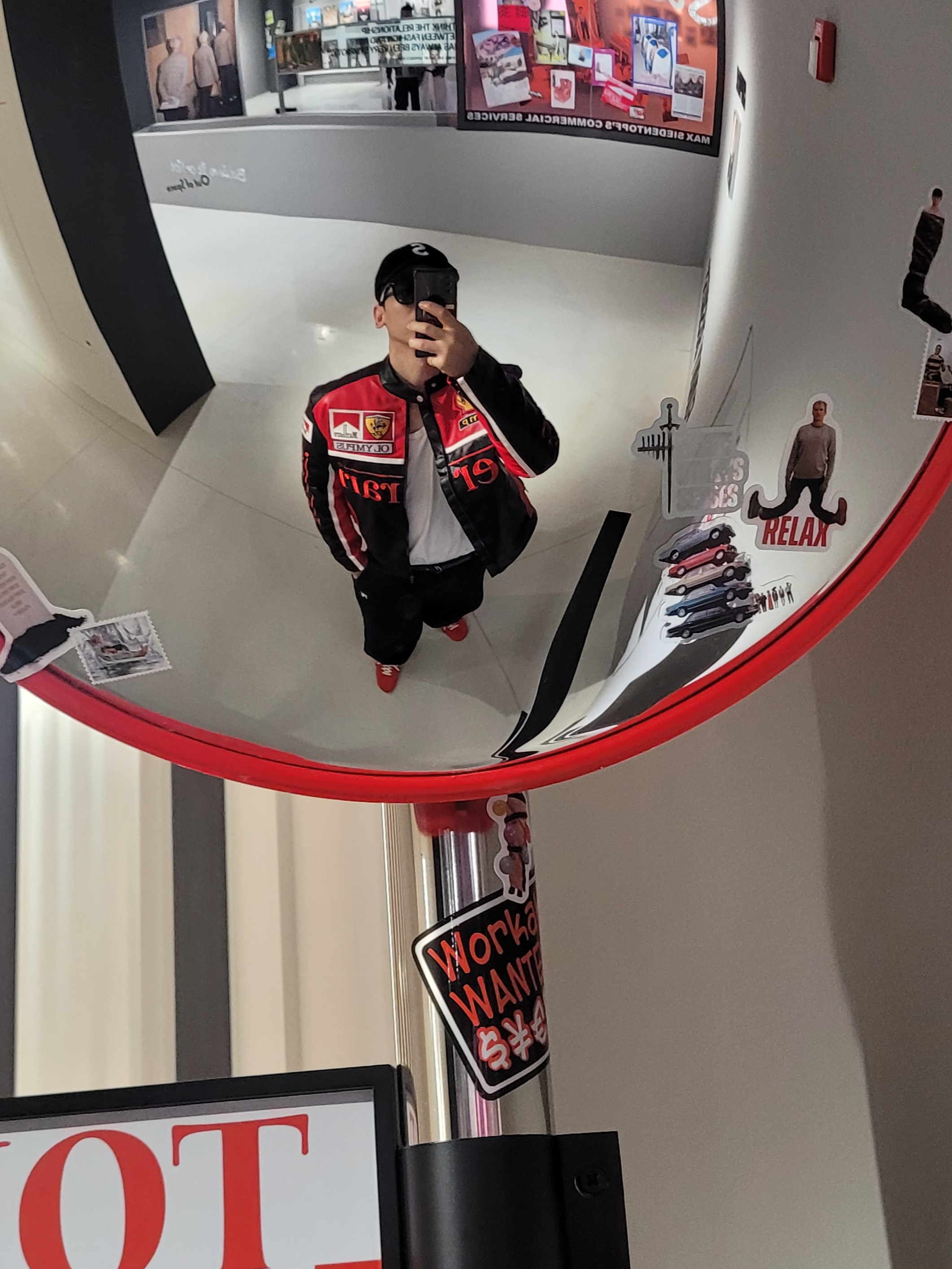 Nike x Jacquemus Moon Shoe SP University Red and Bicycle Yellow, Supreme Corduroy S Logo 6-Panel Black - 23FW 착용 스타일