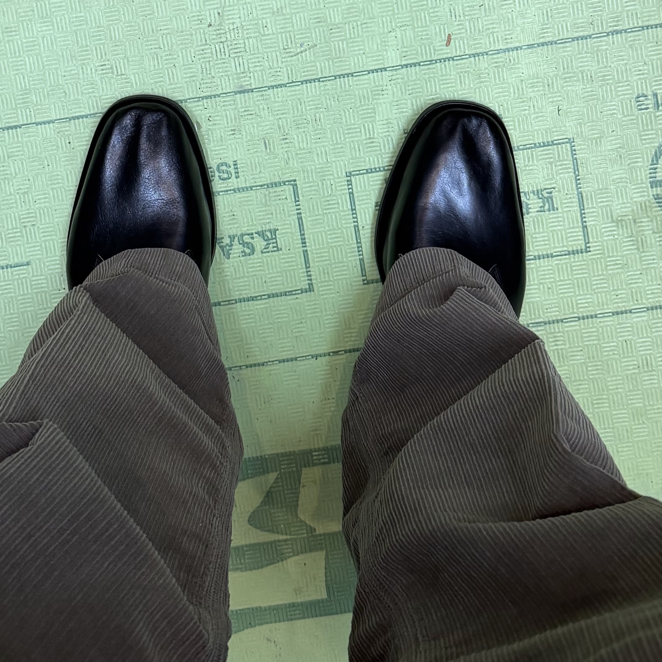 C.P. Company x Our Legacy Work Shop Corduroy Velvet Pants Sea Turtle Beige - 25FW, Our Legacy Third Cut Shelly Wash 착용 스타일 - 1