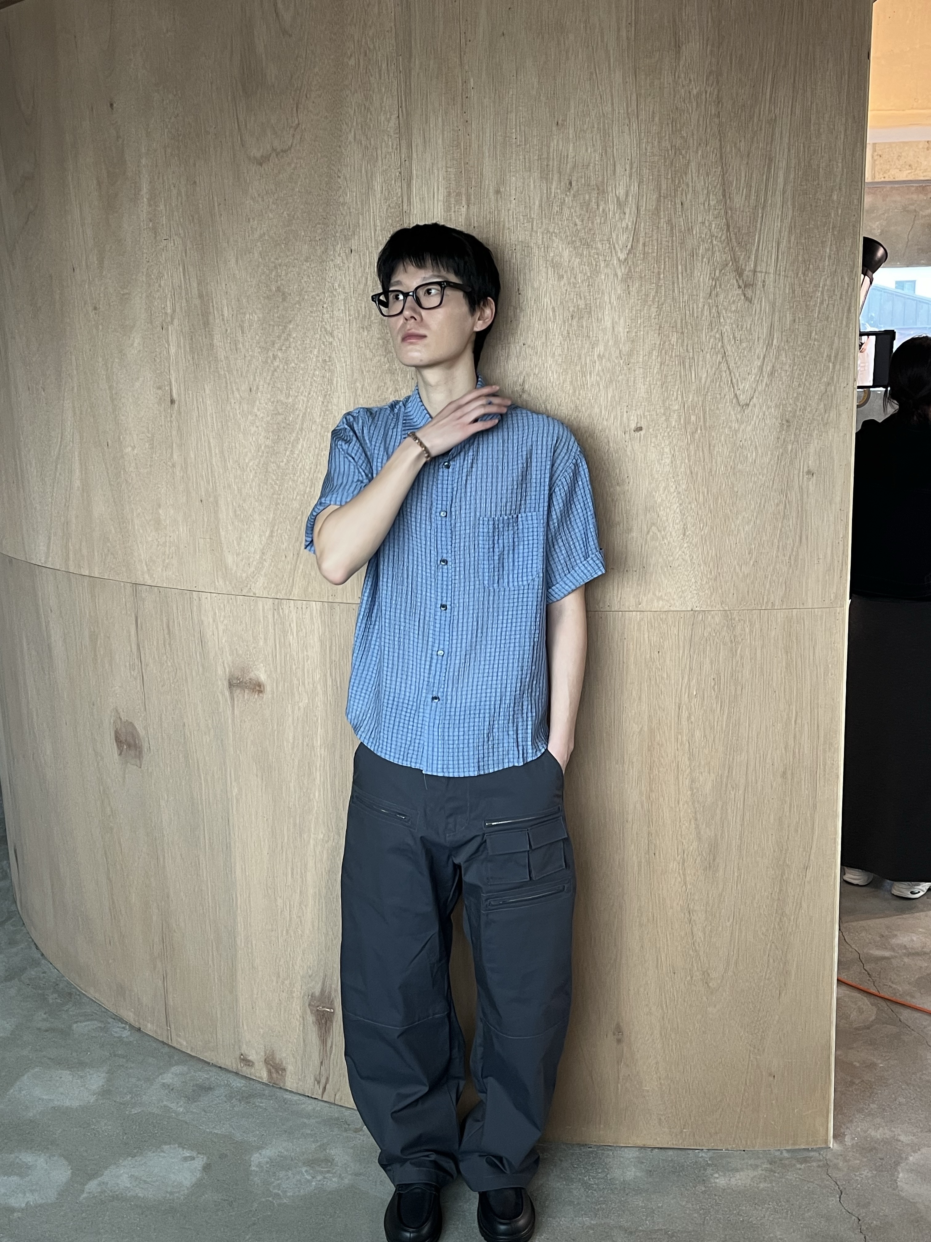 Blue Sunflower Over Pocket Cargo Pants Charcoal 착용 스타일 - 1