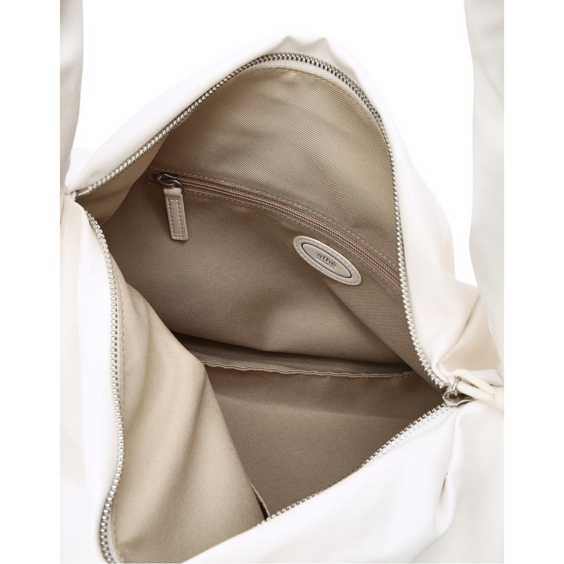 아떼 바네사브루노 액세사리 플리 화이트 페이크레더 숄더백 L 화이트(Athe Vanessabruno Acc Pli White Faux Leather Shoulder Bag L White) - 2