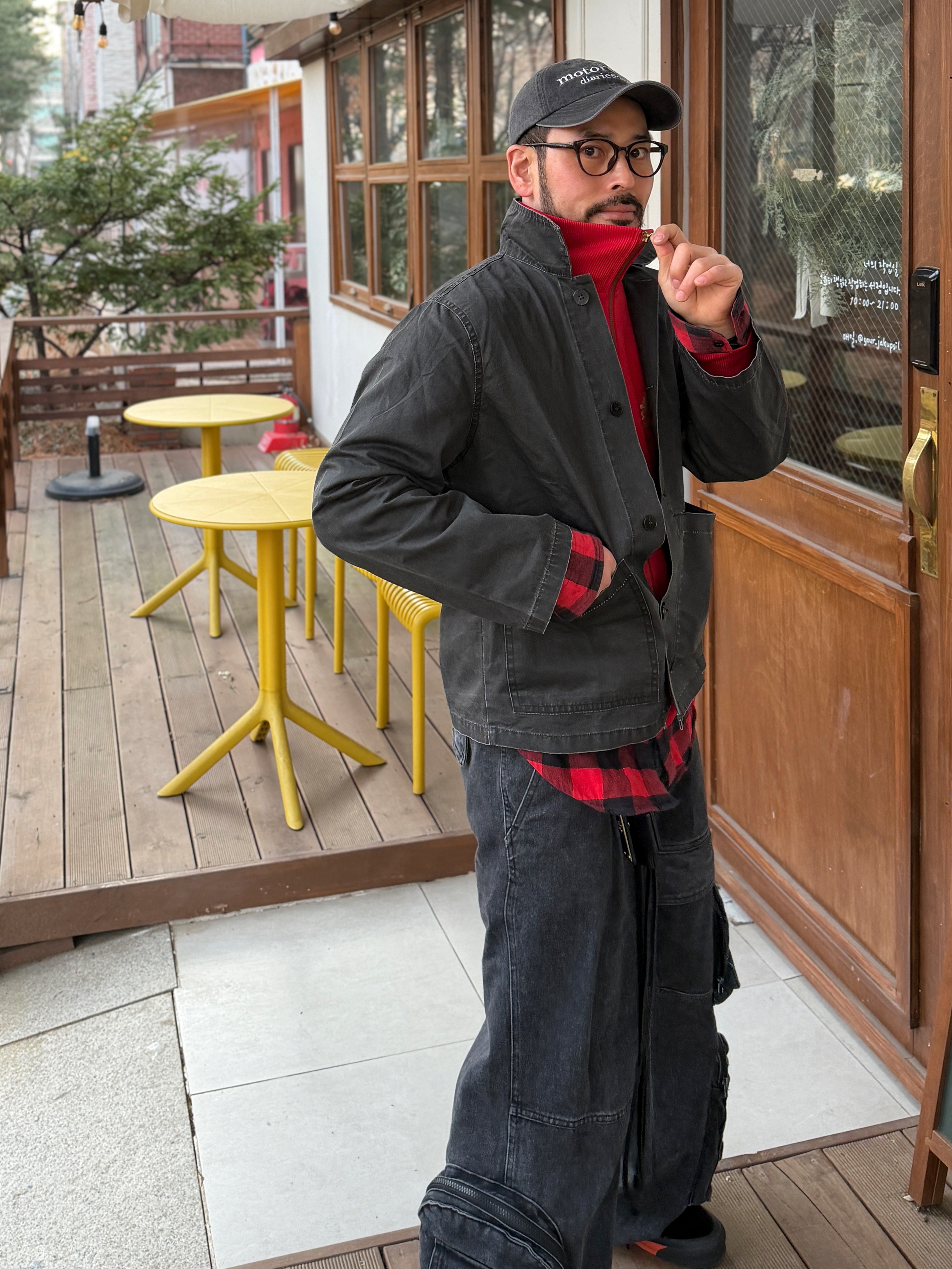 Vans Vault x WTAPS Vault Old Skool LX Black Orange 착용 스타일 - 6