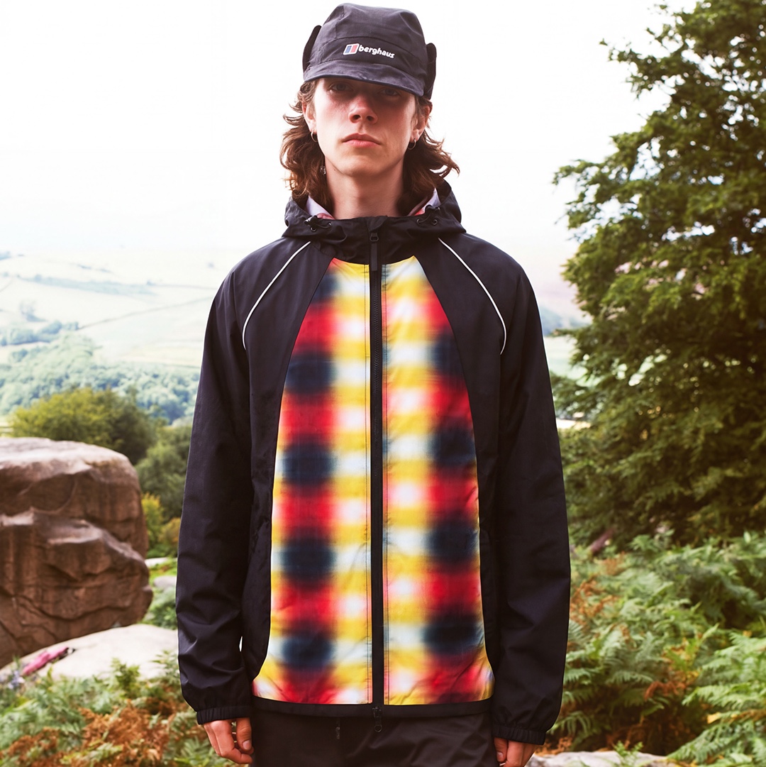 Hongwoosung Run Check Wind Jacket Black, Hongwoosung Run Check Wind Jacket Navy 착용 스타일 - 1