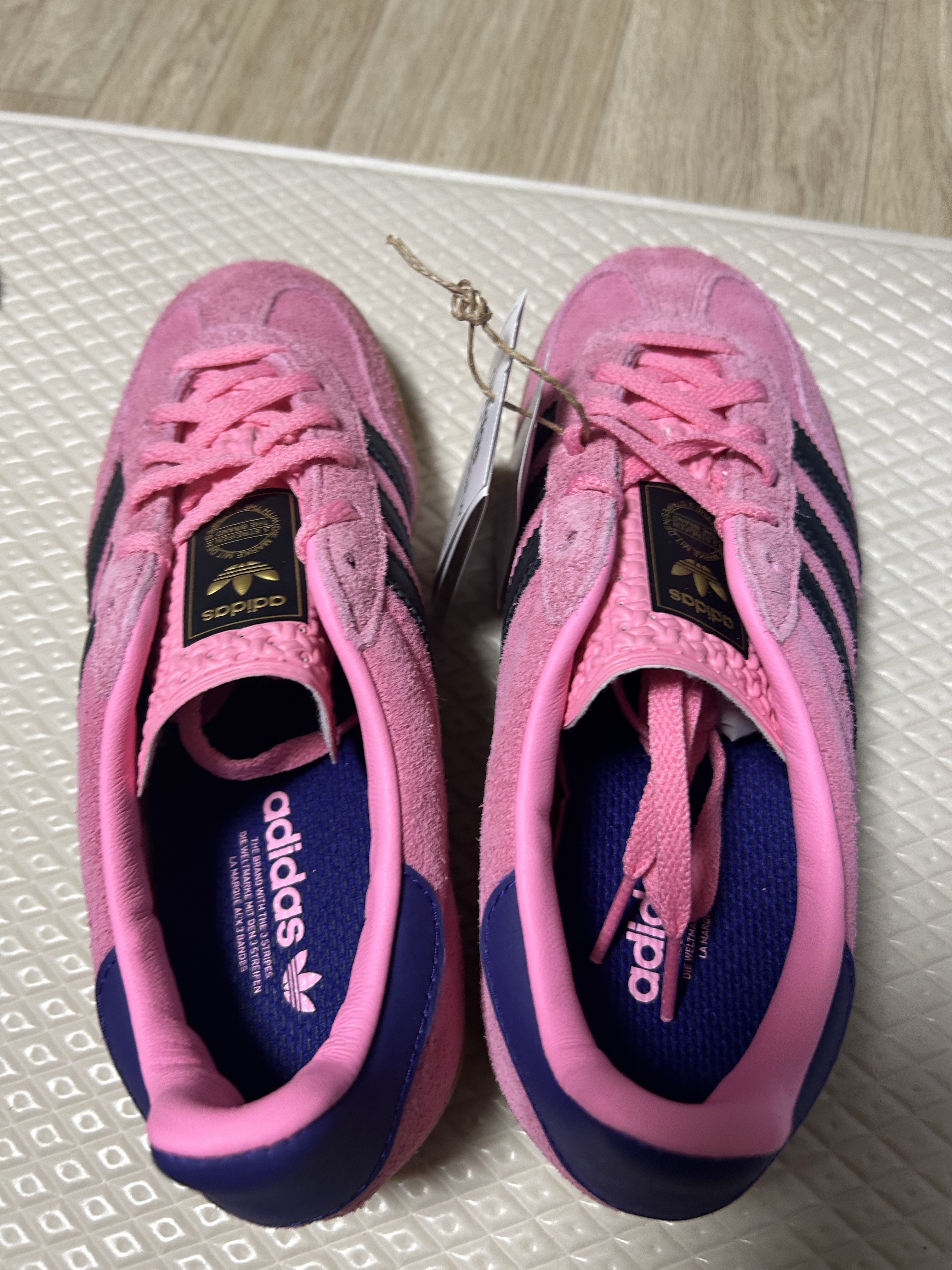 (W) Adidas Gazelle Indoor Bliss Pink 착용 스타일